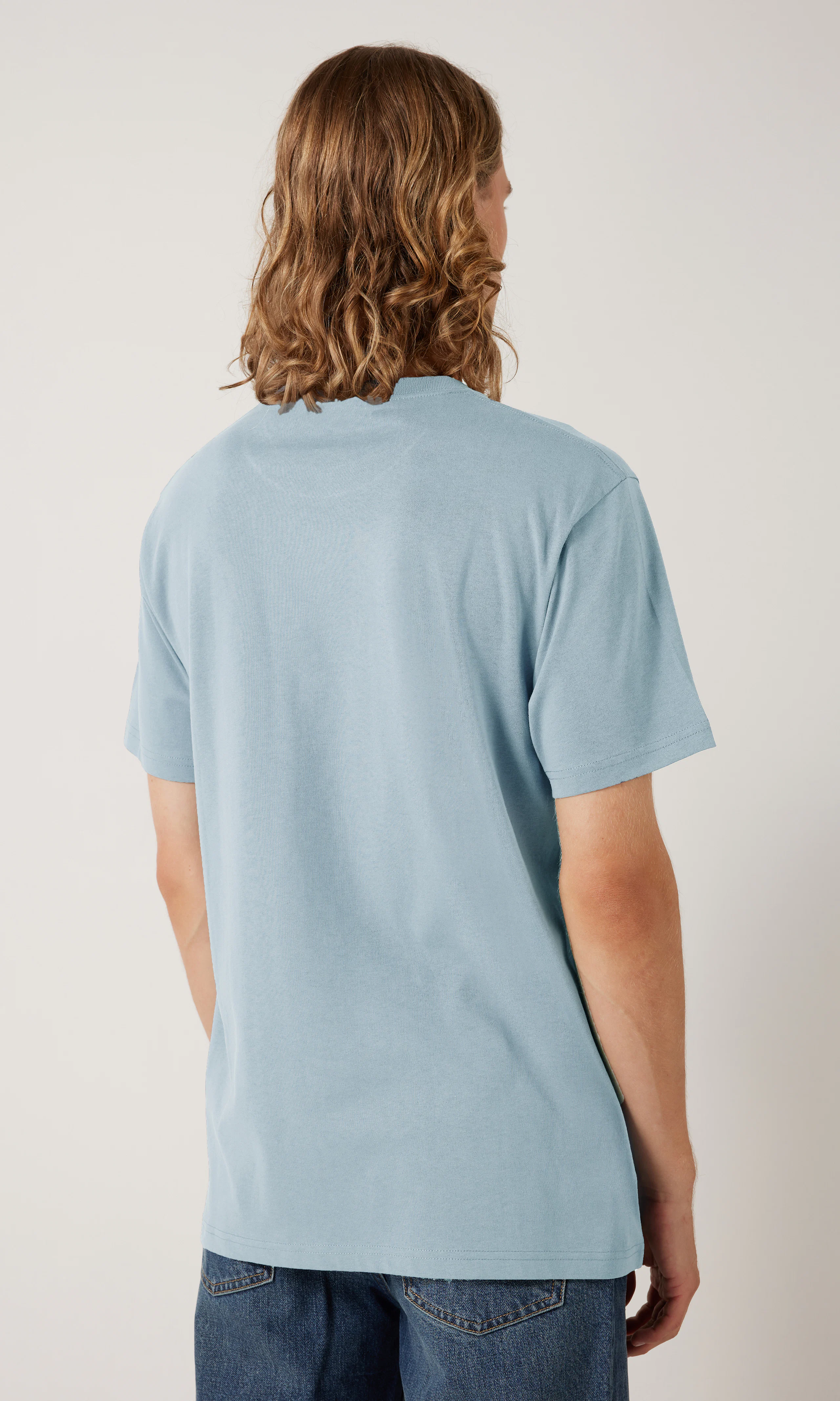 Logo Relaxed T-Paita. Back. Model.