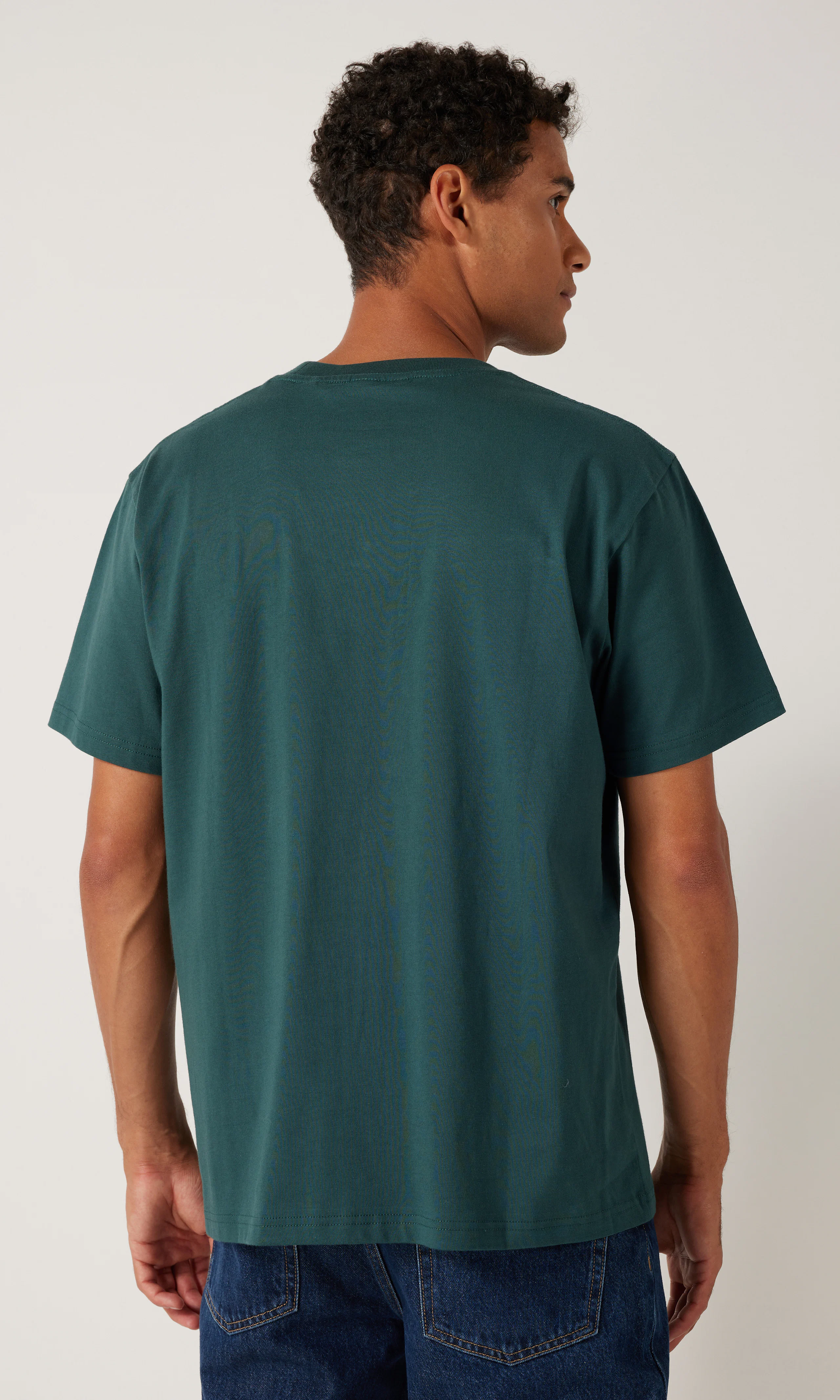 Logo Relaxed T-Paita. Back. Model.