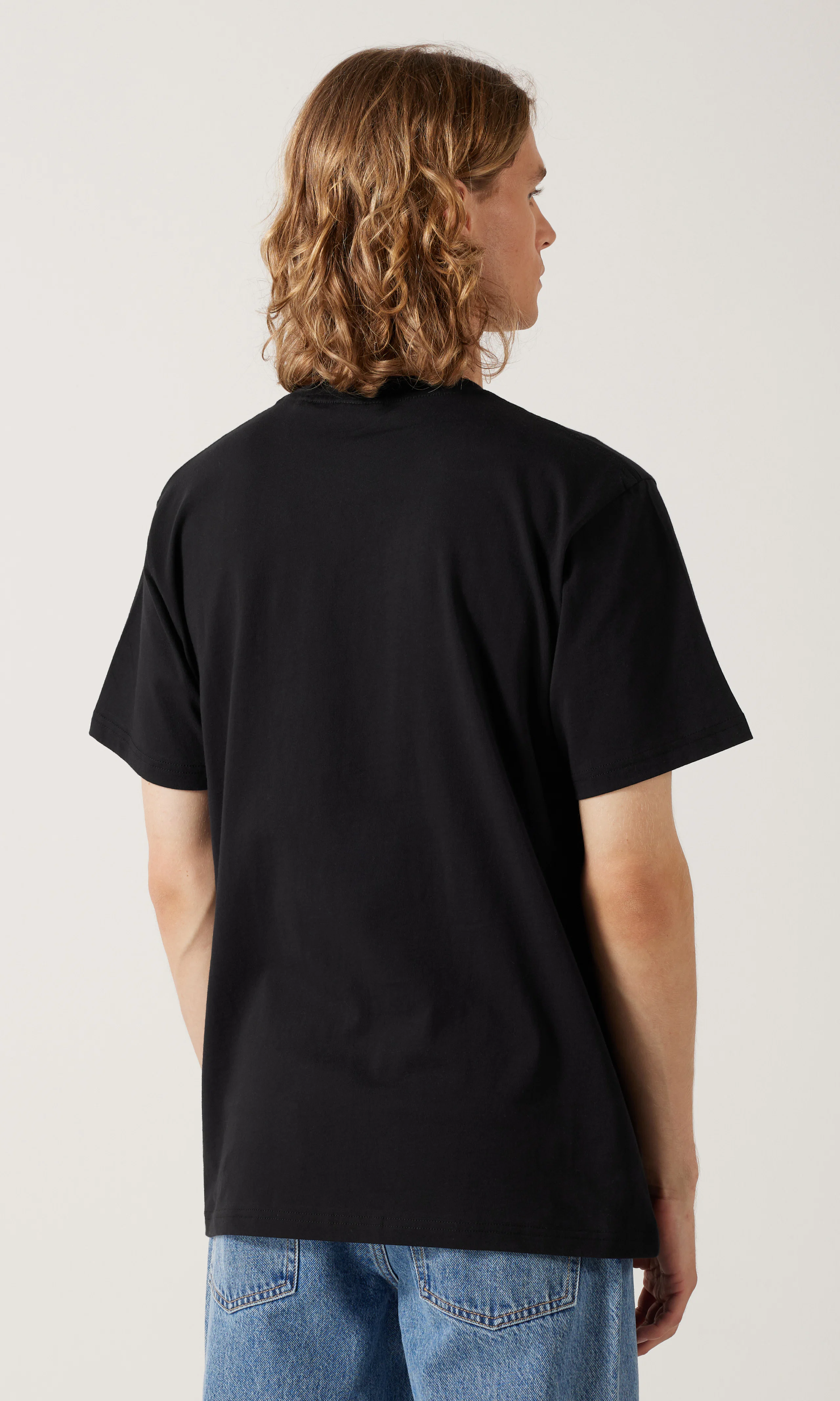 Logo Relaxed T-Paita. Back. Model.