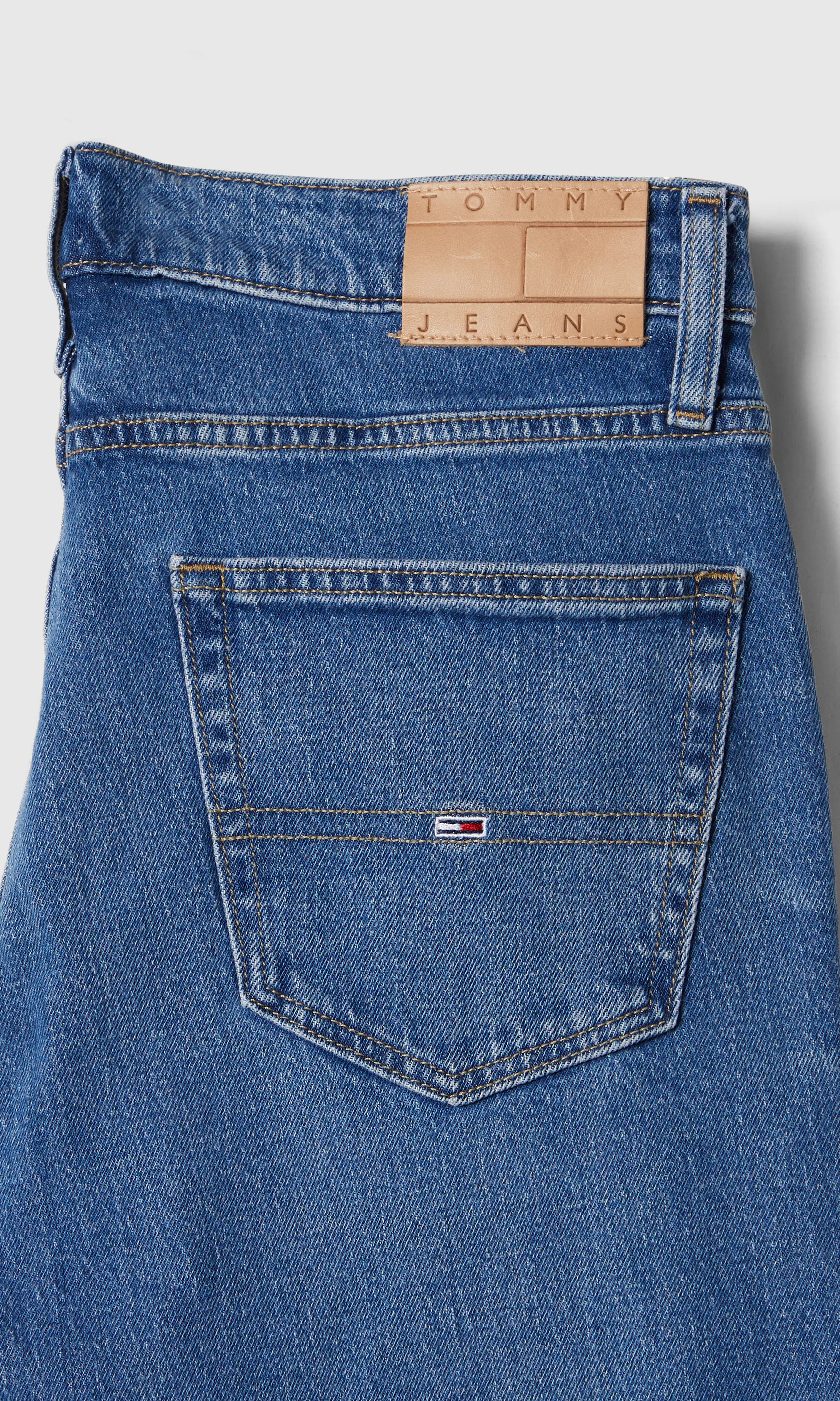 Ryan Regular Straight Medium Blå Jeans. Detail 1. Flat.