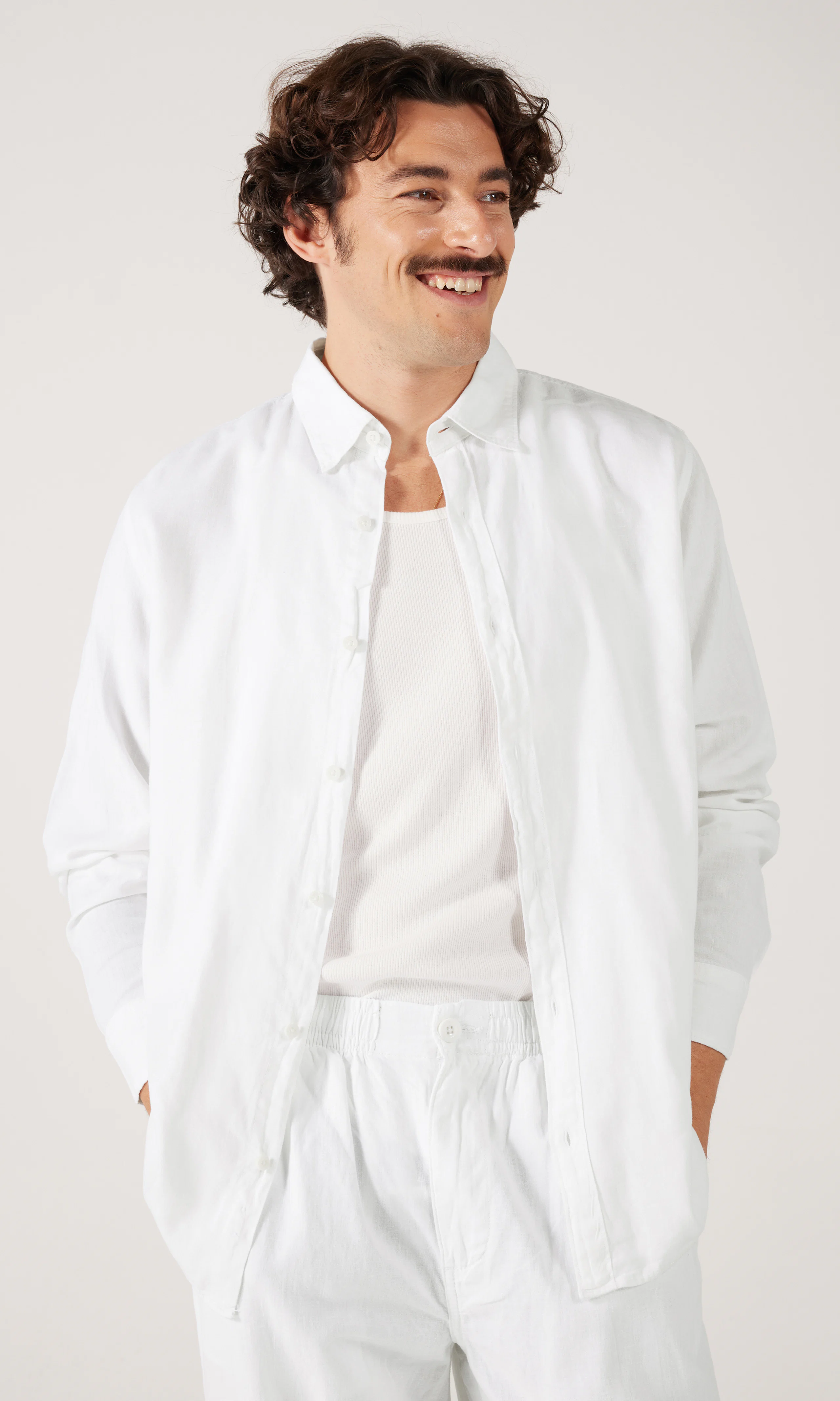 Linen Linskjorte. Front. Model.