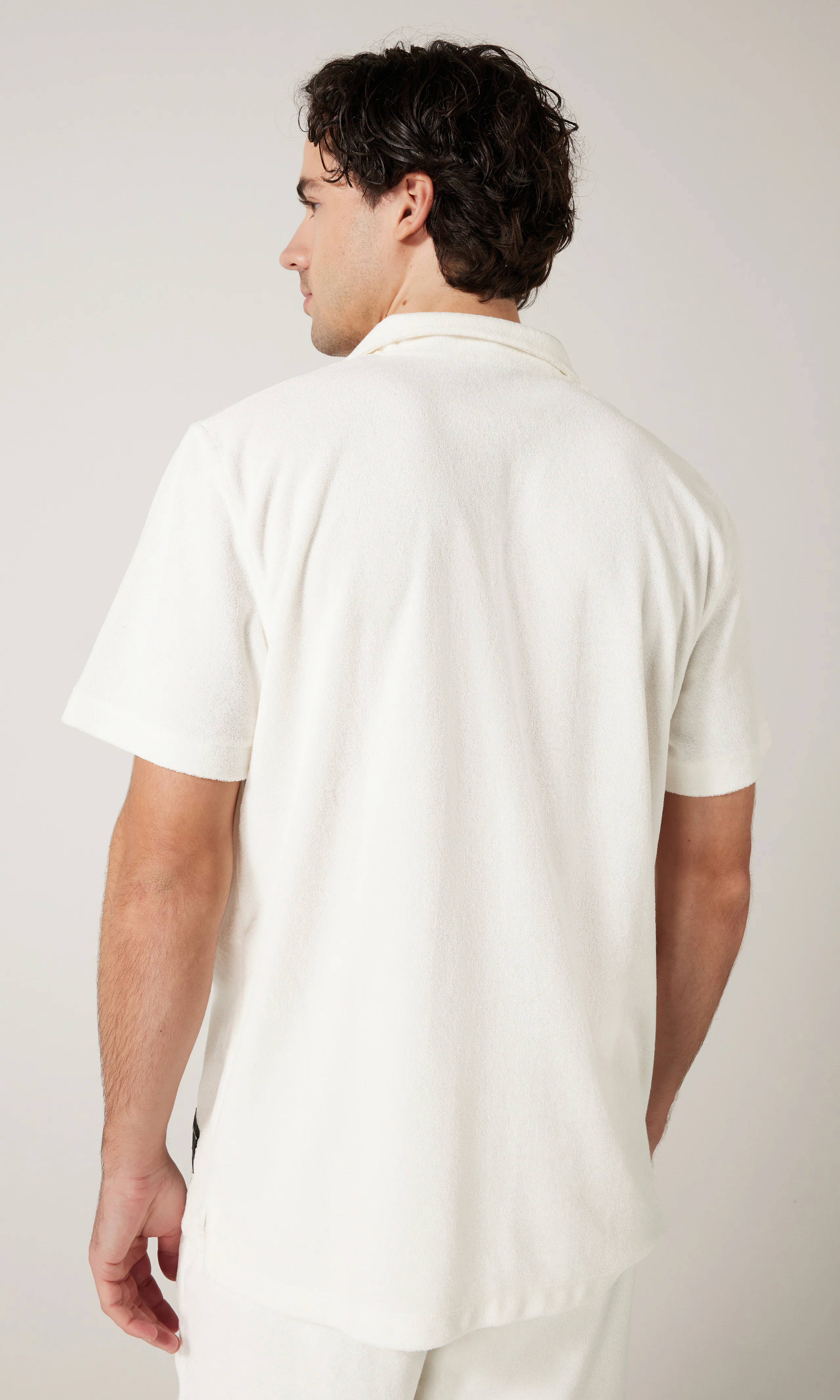 Borg Toweling Hvit Pool Skjorte. Back. Model.