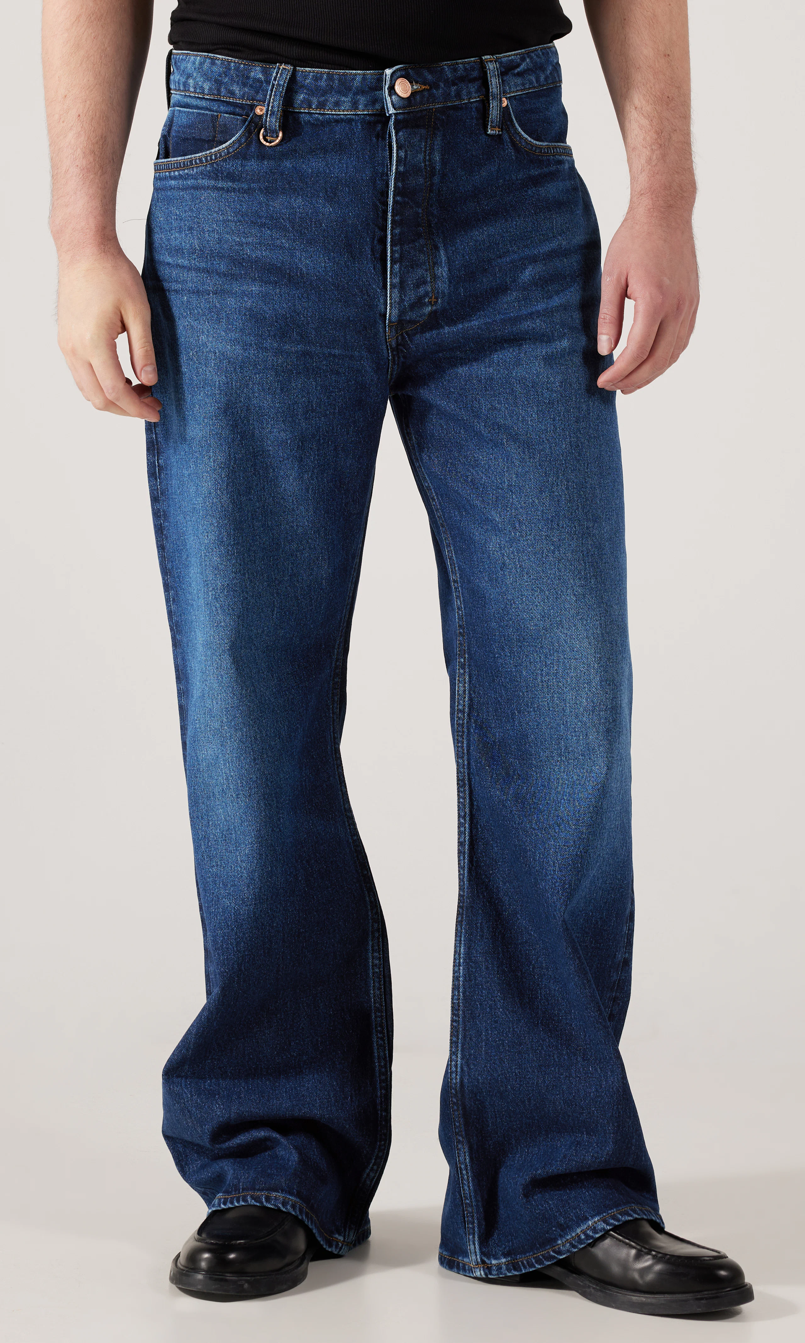 Kurt Baggy Indigo Jeans. Front. Model.