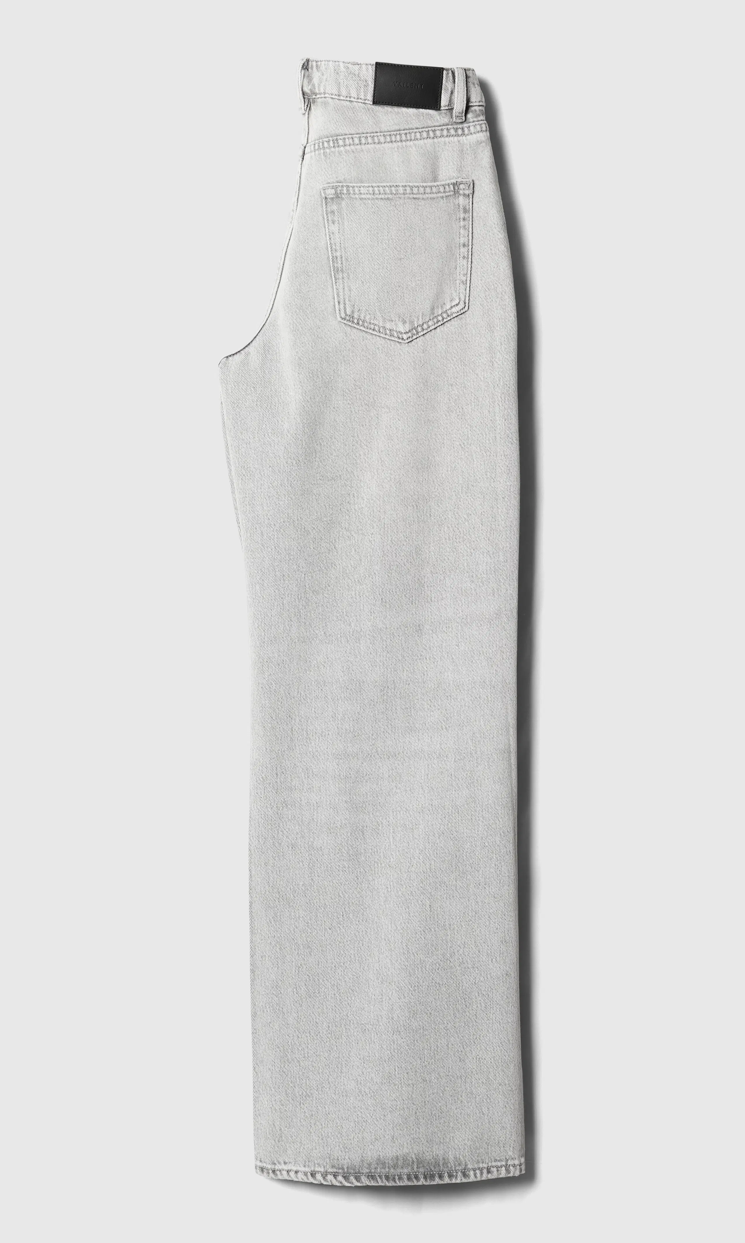Wide Jeans. Front 1. Flat.