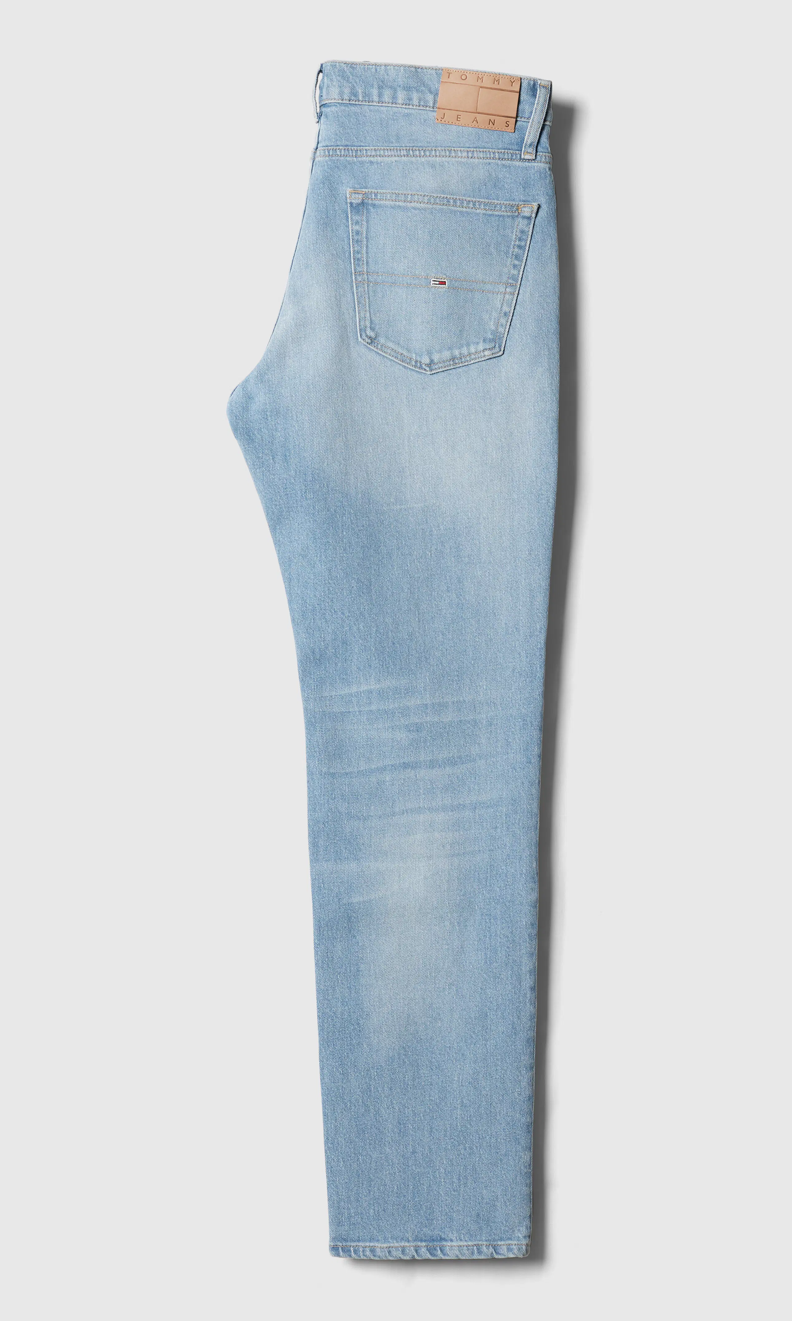 Ryan Slim Straight Lys Blå Jeans. Back. Flat.