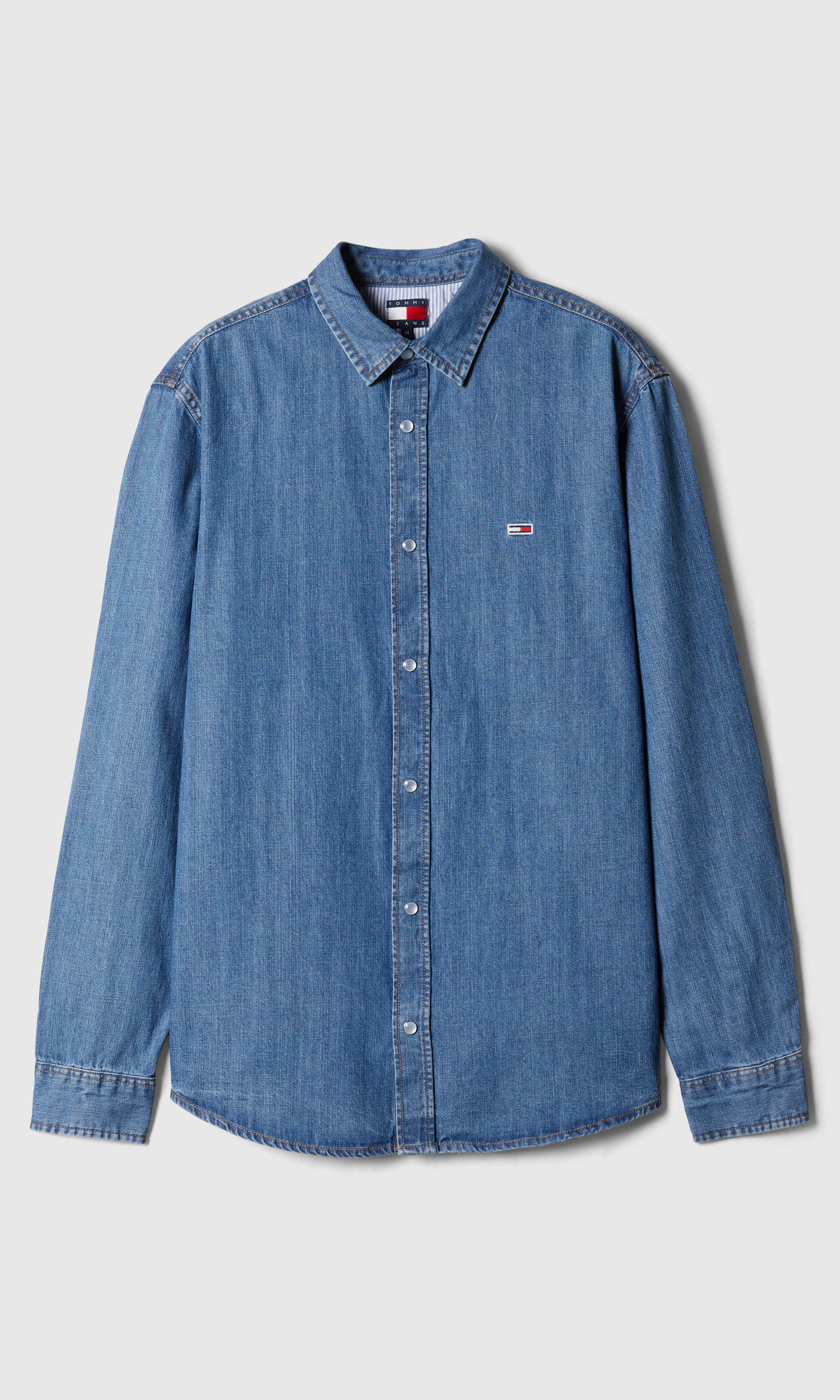 Regular Medium Blå Denim Skjorte. Front. Flat.