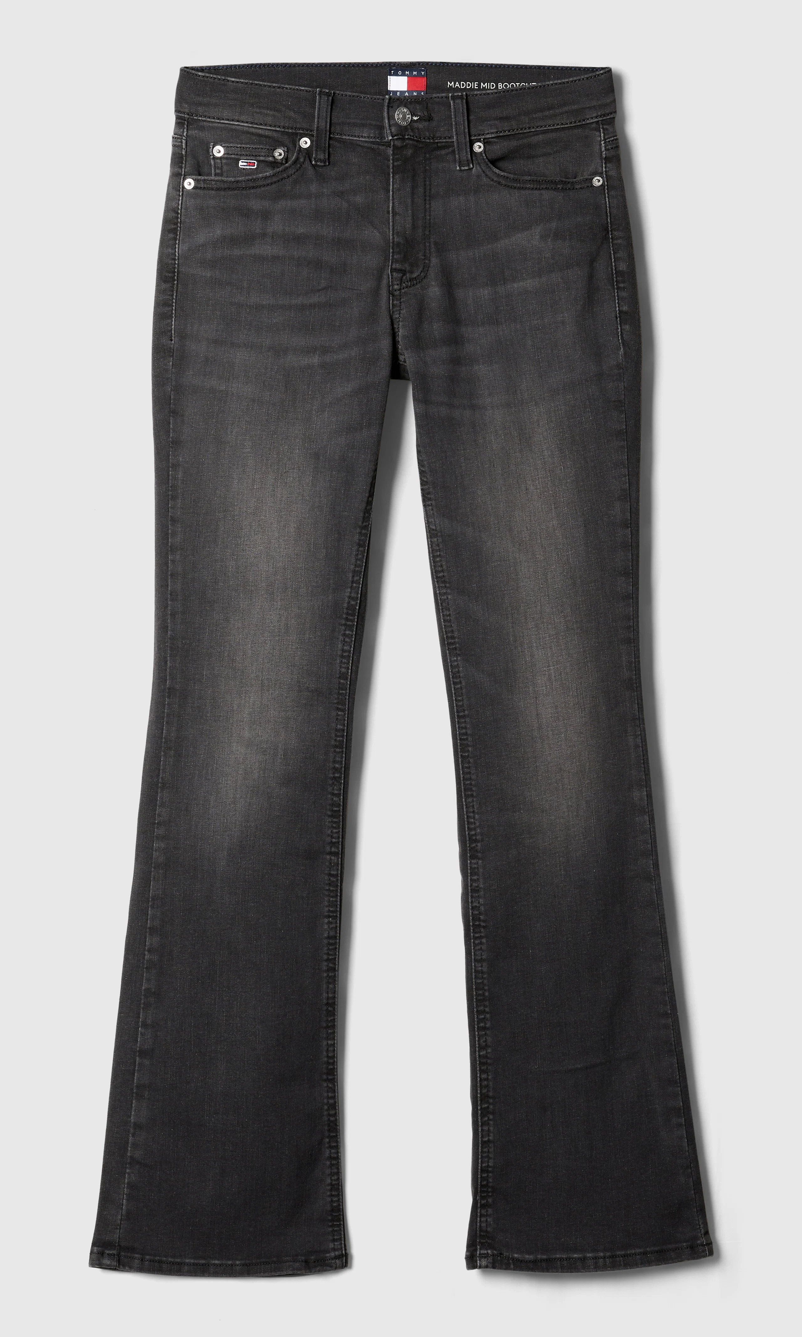 Maddie Mid Rise Bootcut Svarta Jeans. Front. Flat.