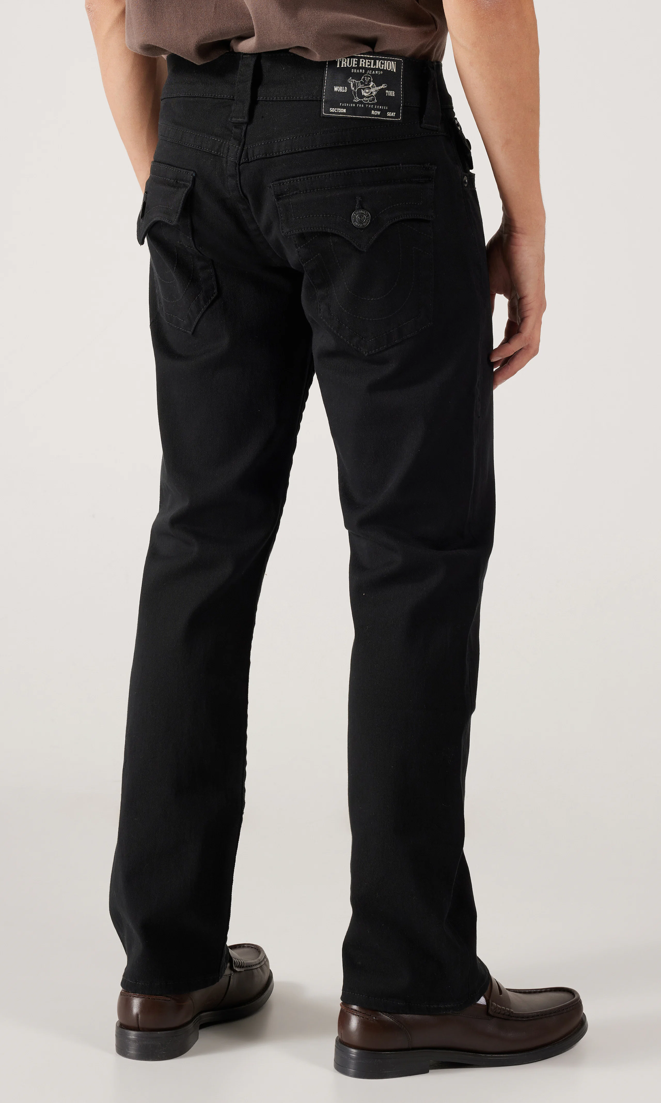 Ricky Flap Mustat Farkut. Back. Model.