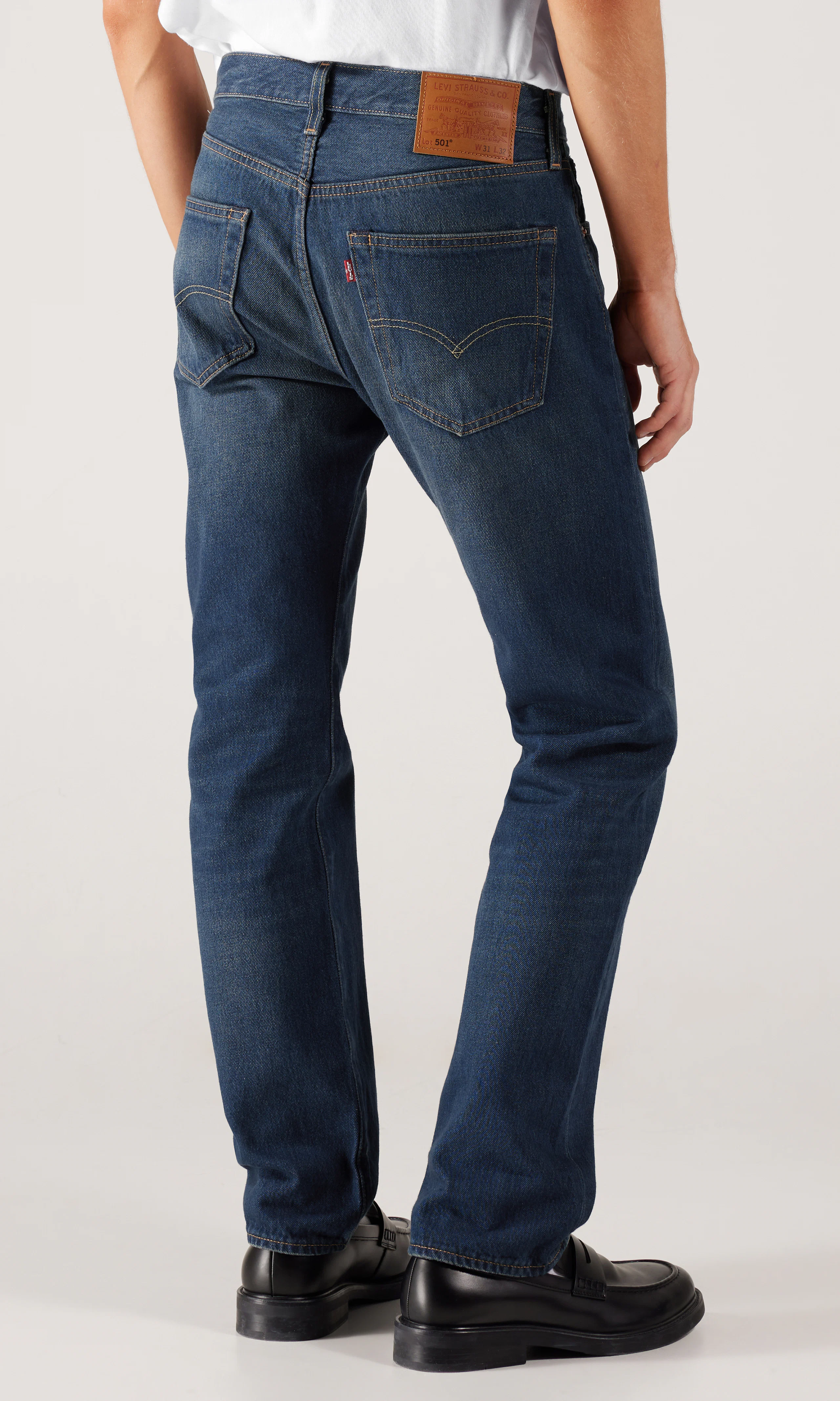 501® Original Mørk Blå Jeans. Back. Model.