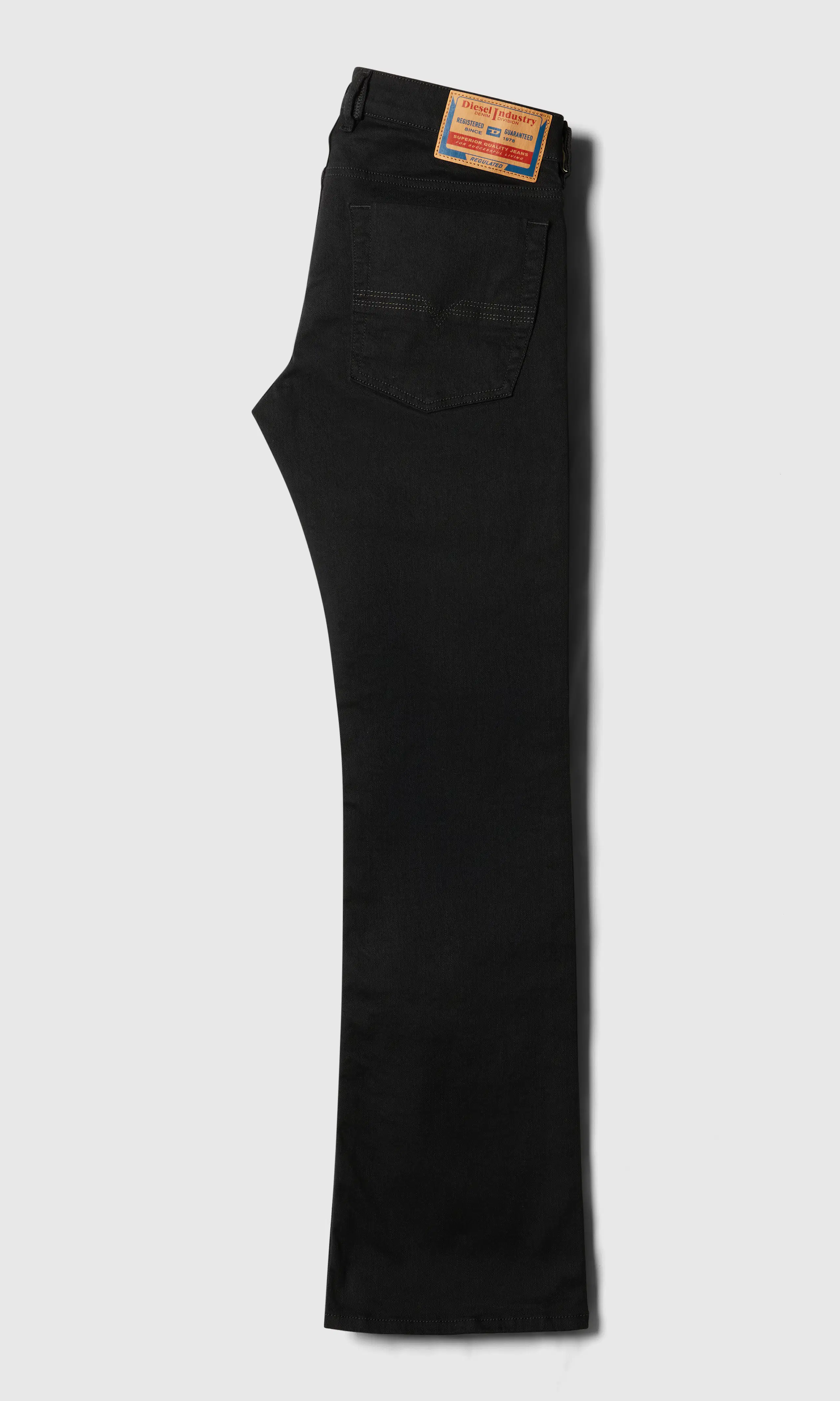 Zatiny Svarta Jeans. Back. Flat.