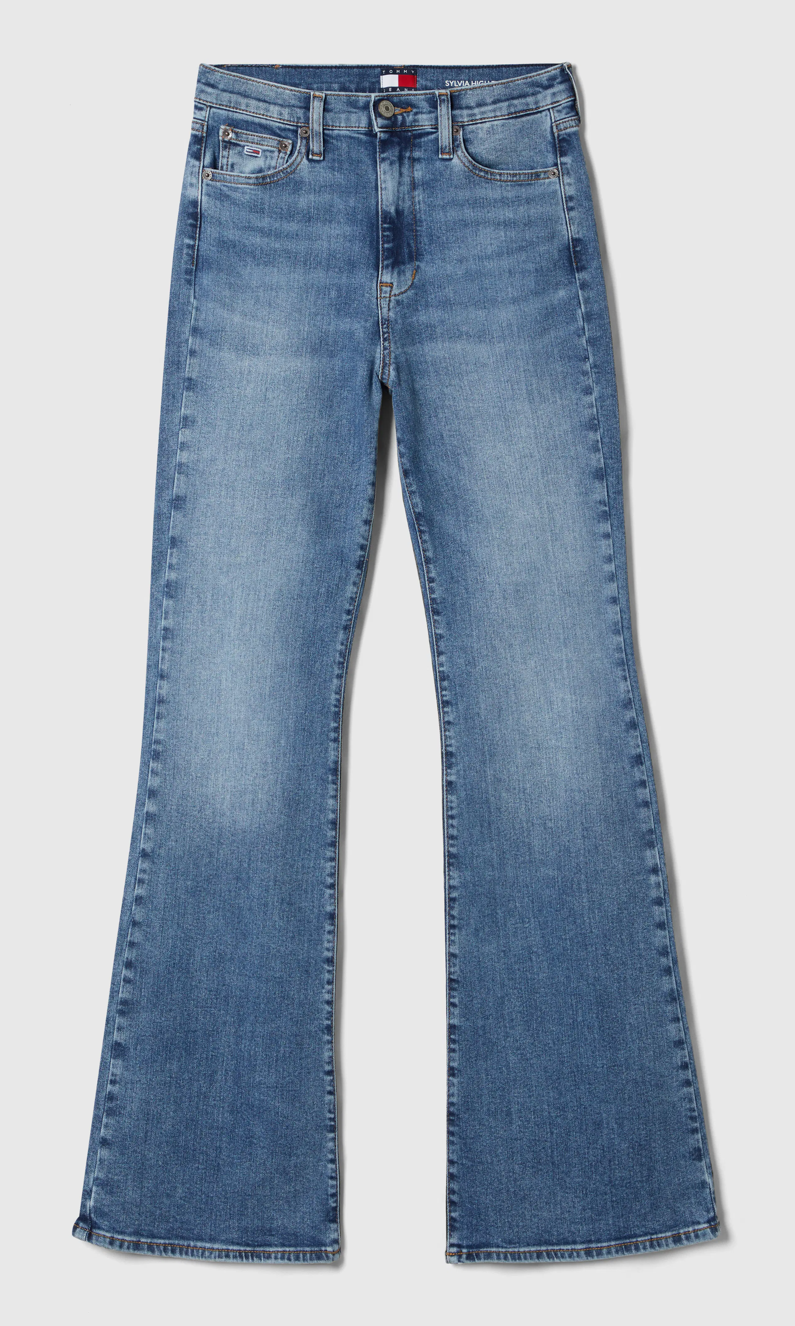 Sylvia High Rise Flare Medium Blå Jeans. Front. Flat.