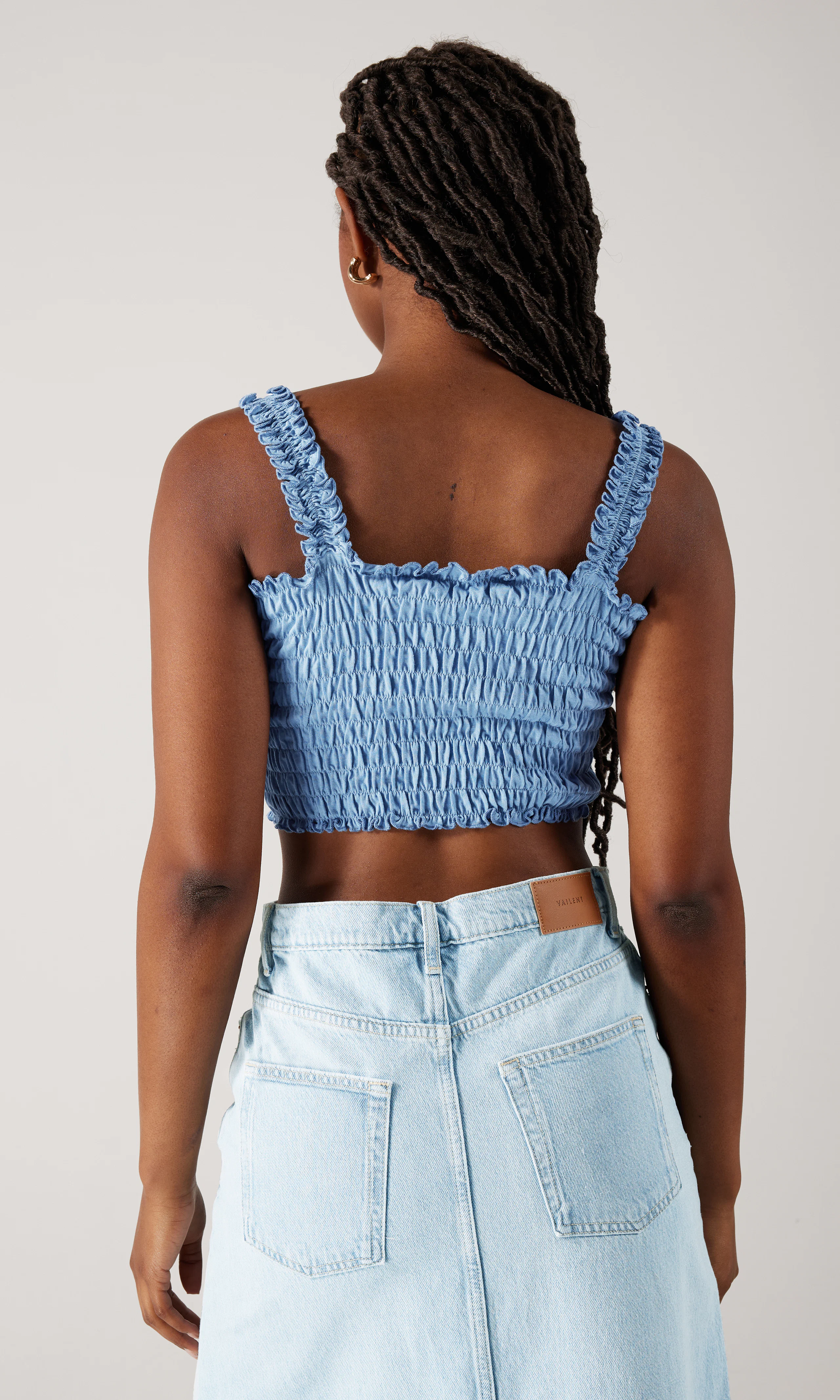 Smock Varsity Bralette Blå Topp. Back. Model.