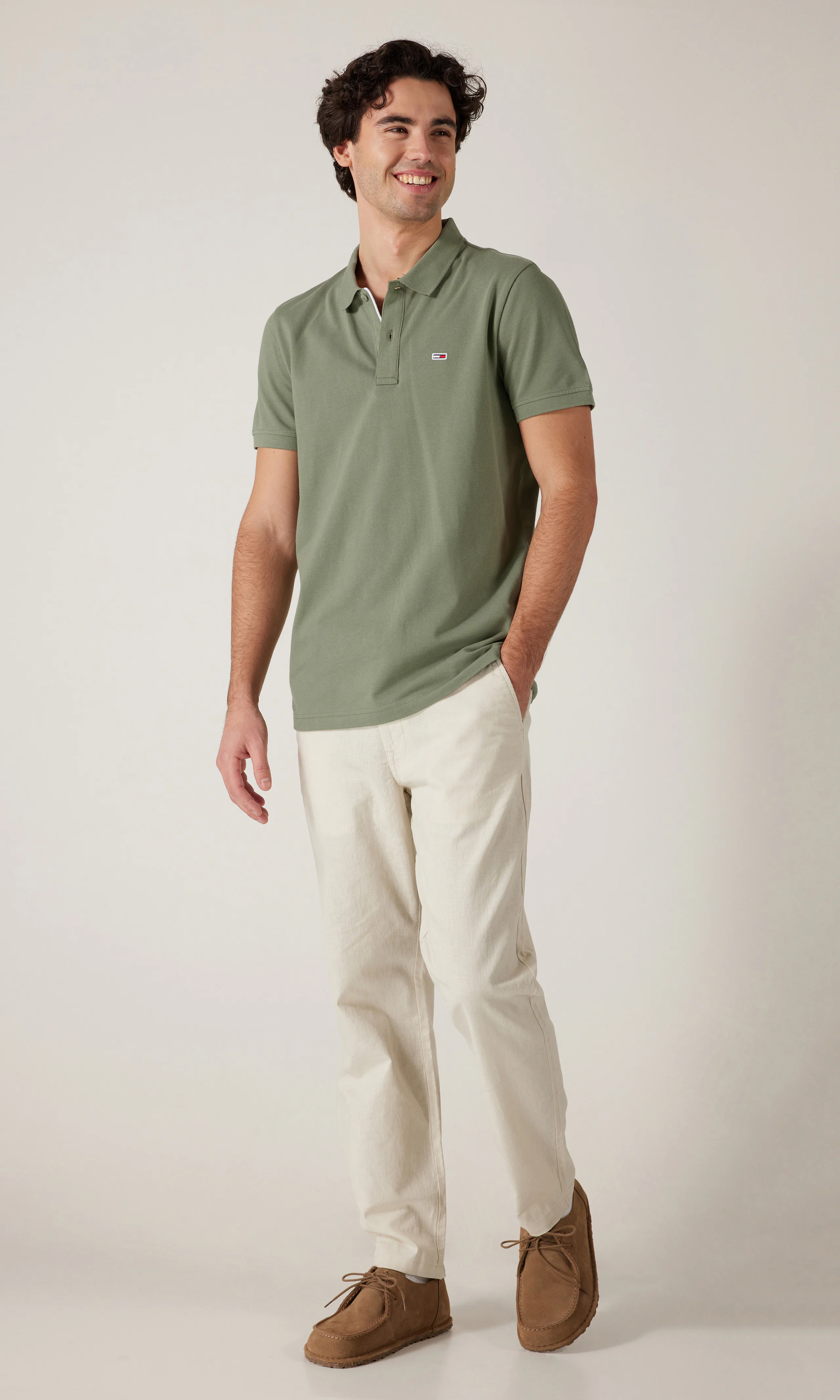 Slim Placket Polo Pikeepaita. Front 1. Model.