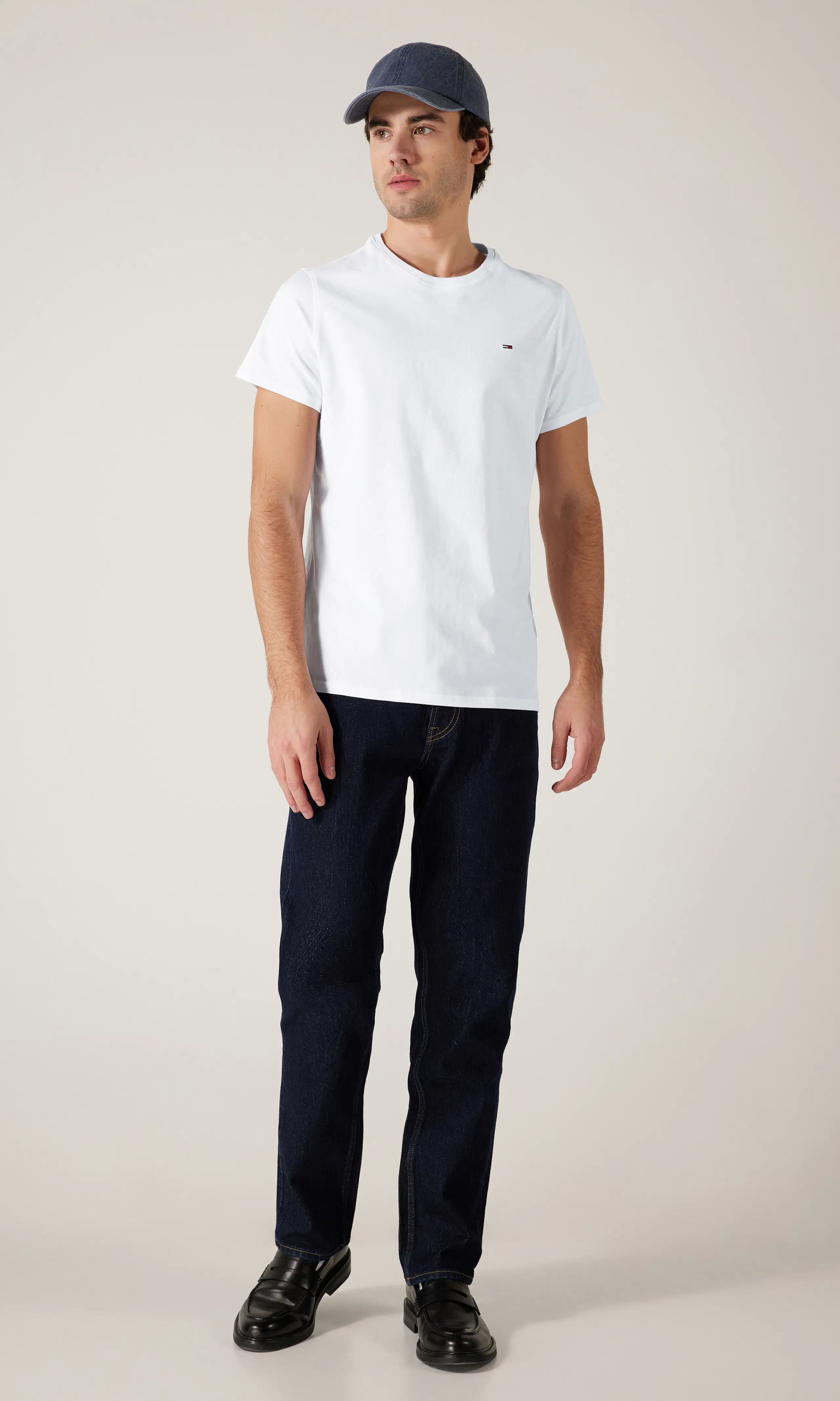 Extra Slim Jersey T-Shirt. Front 1. Model.