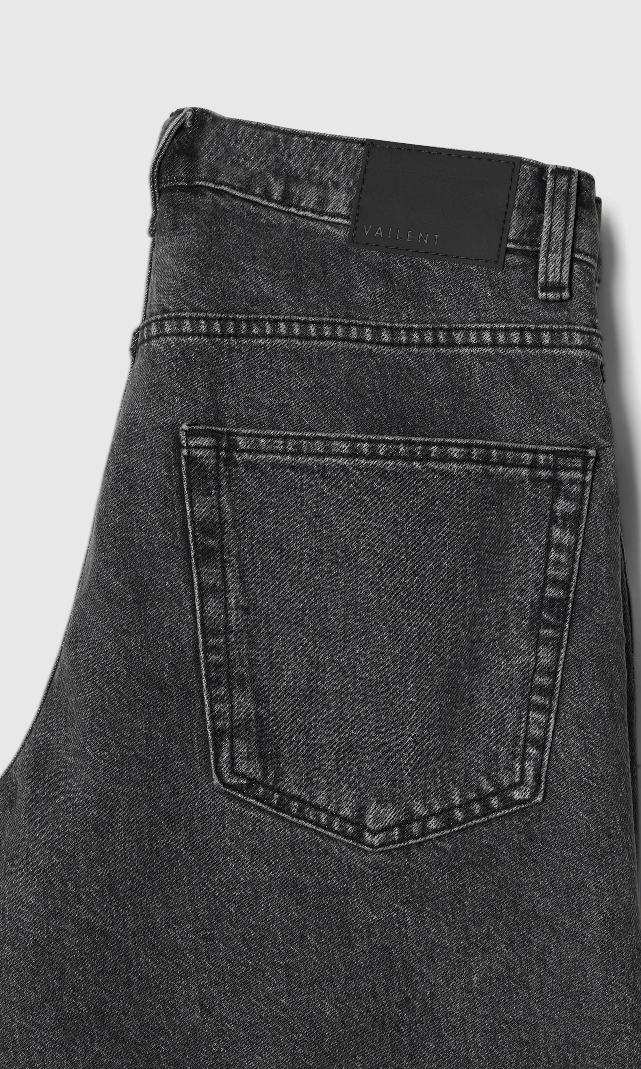 Loose Jeans. Detail 1. Flat.