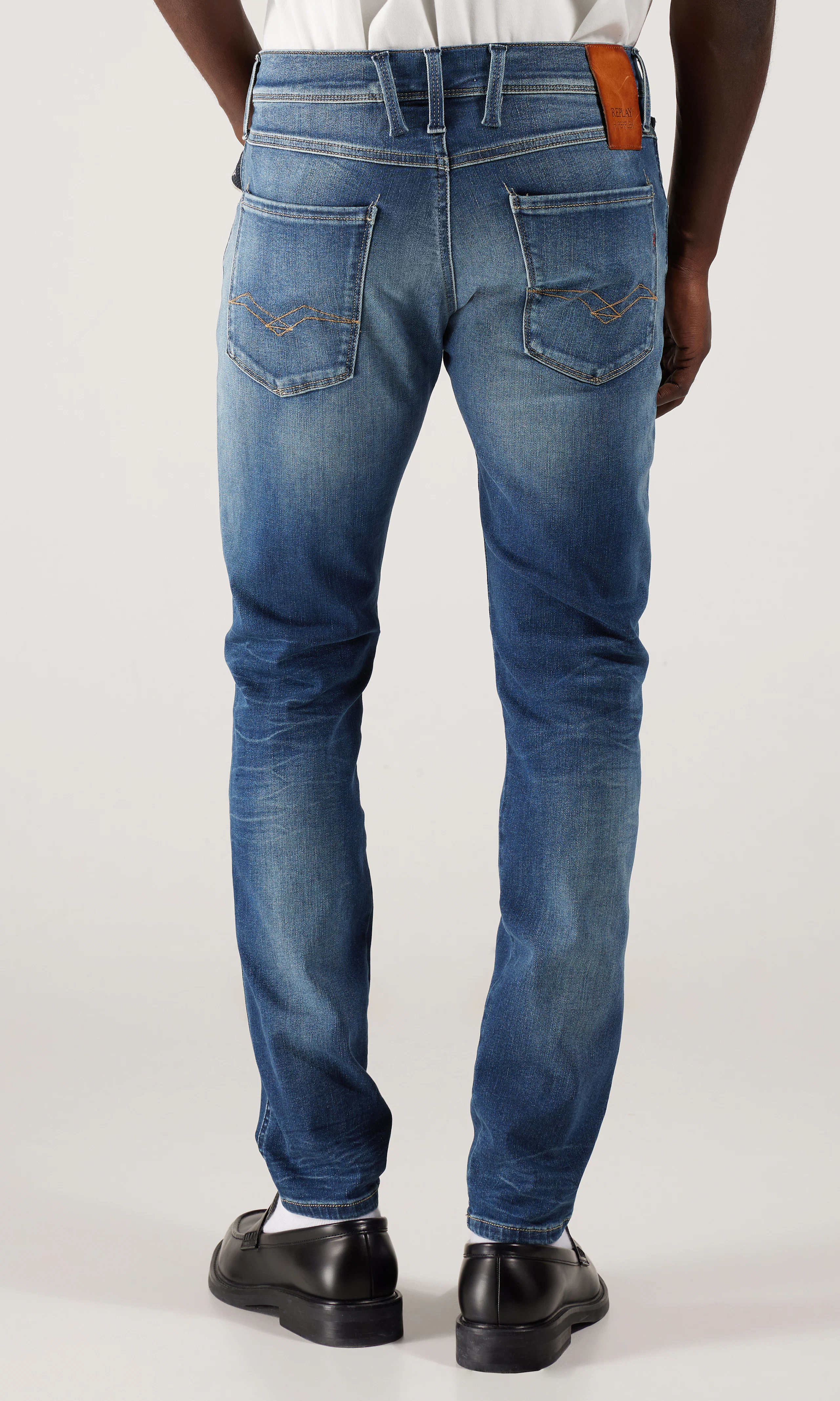 Anbass Hyperflex Medium Blå Jeans. Back. Model.
