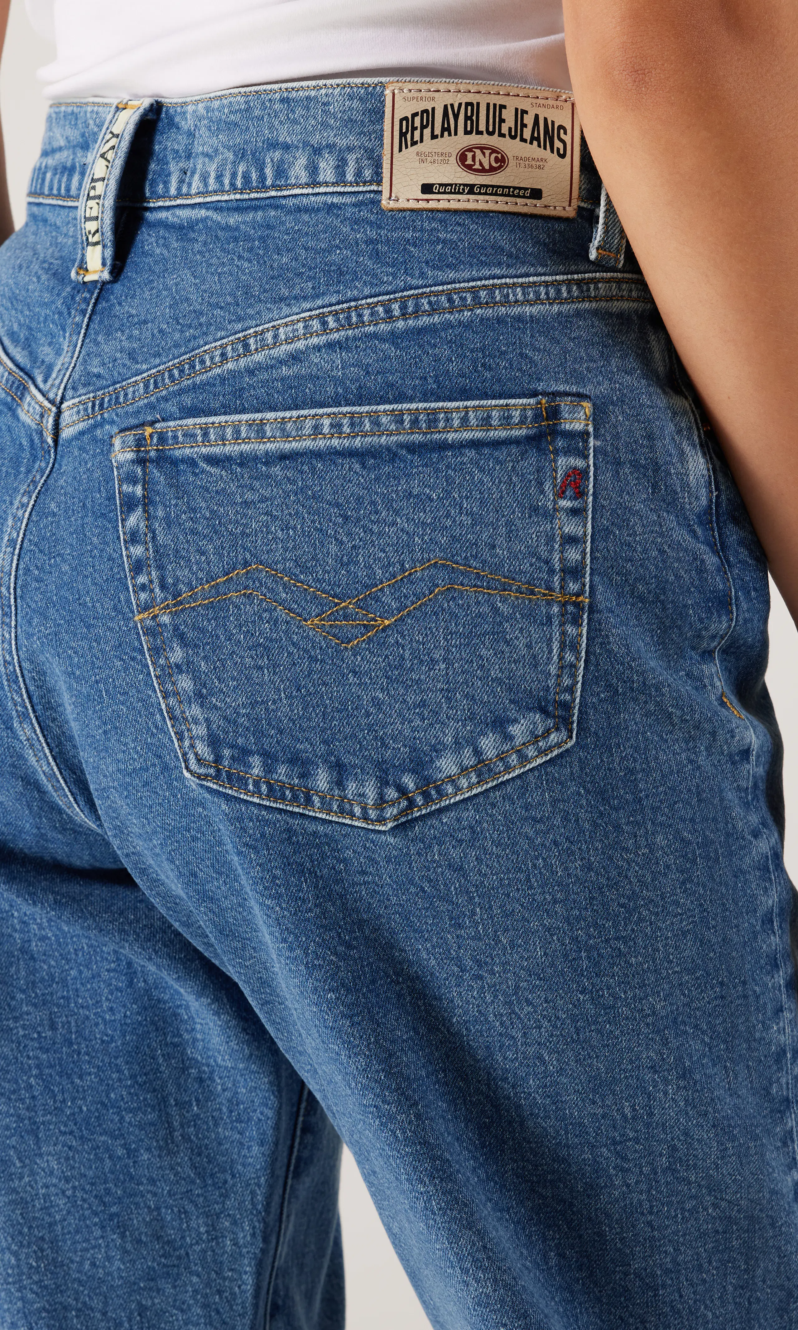 9 Zero 1 Medium Blå Jeans. Detail 1. Model.