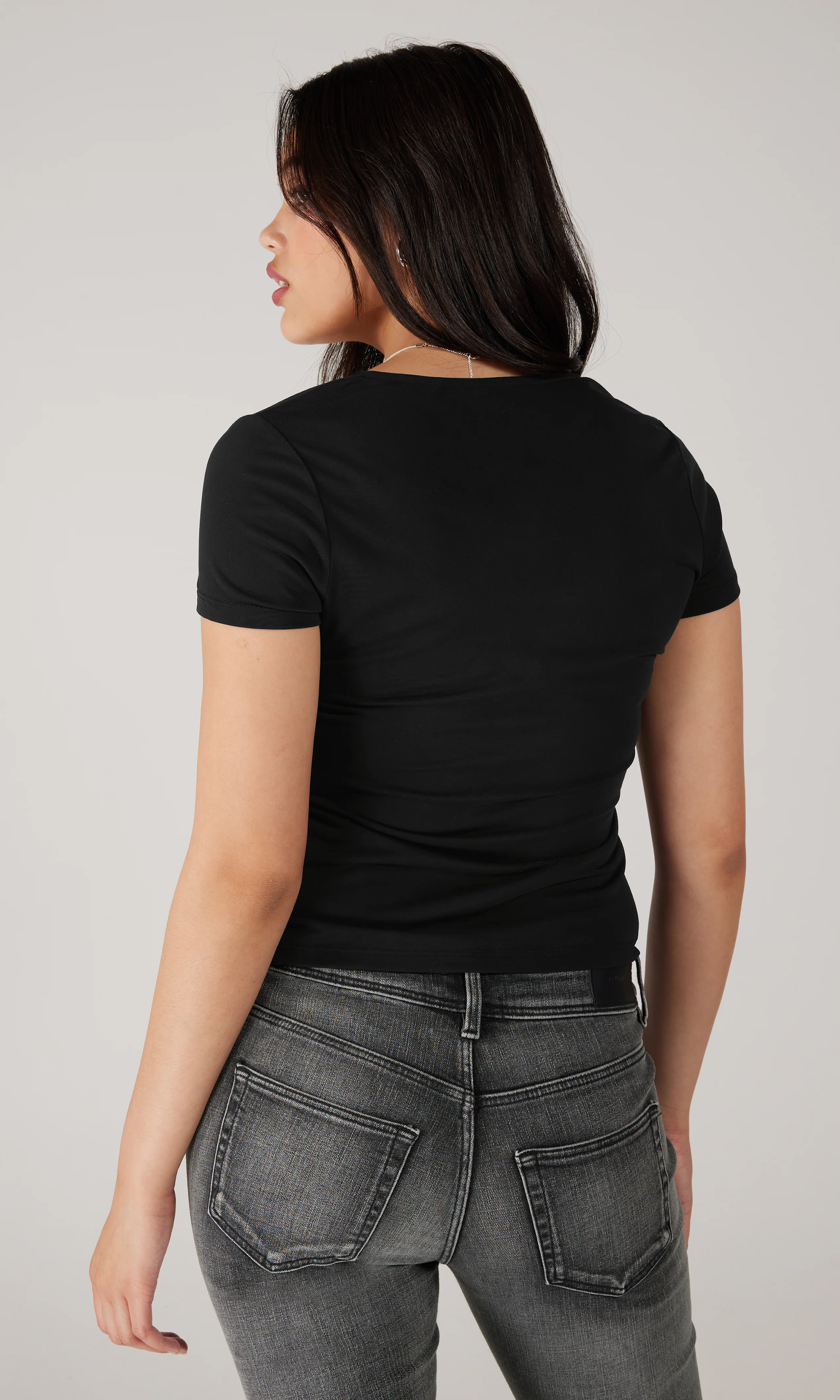 Square T-Paita. Back. Model.