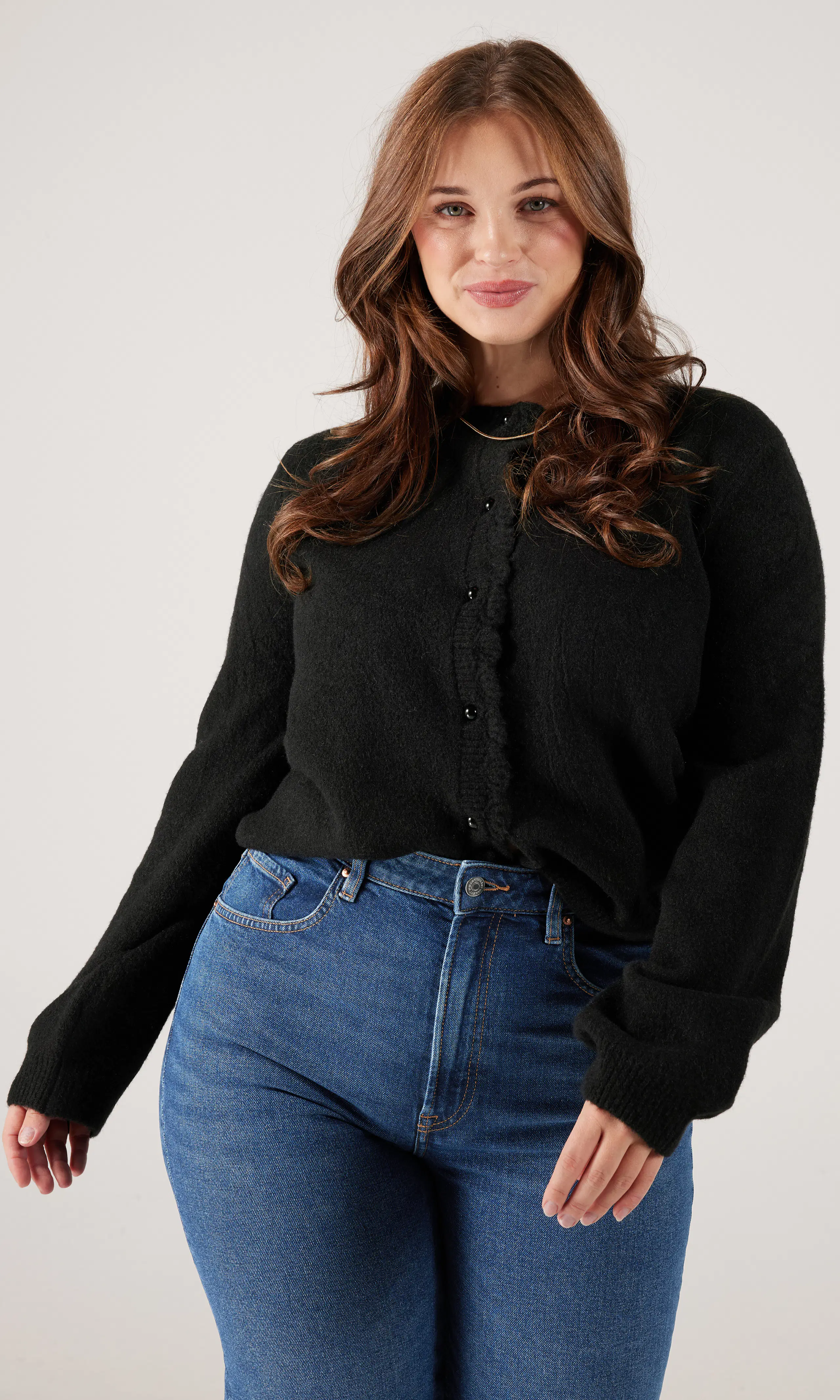 Kary Cardigan. Front 6. Model.