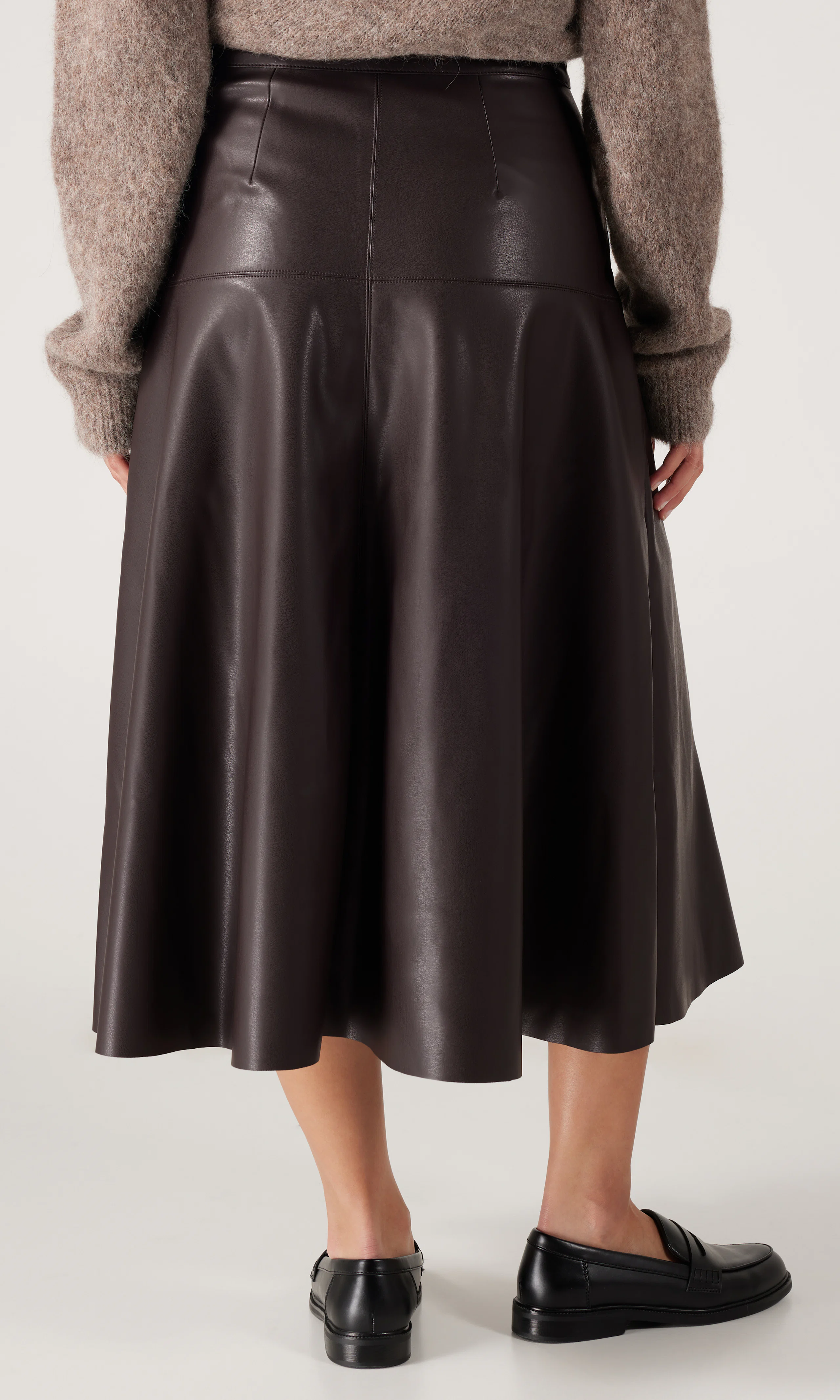 Long PU Hame. Back. Model.