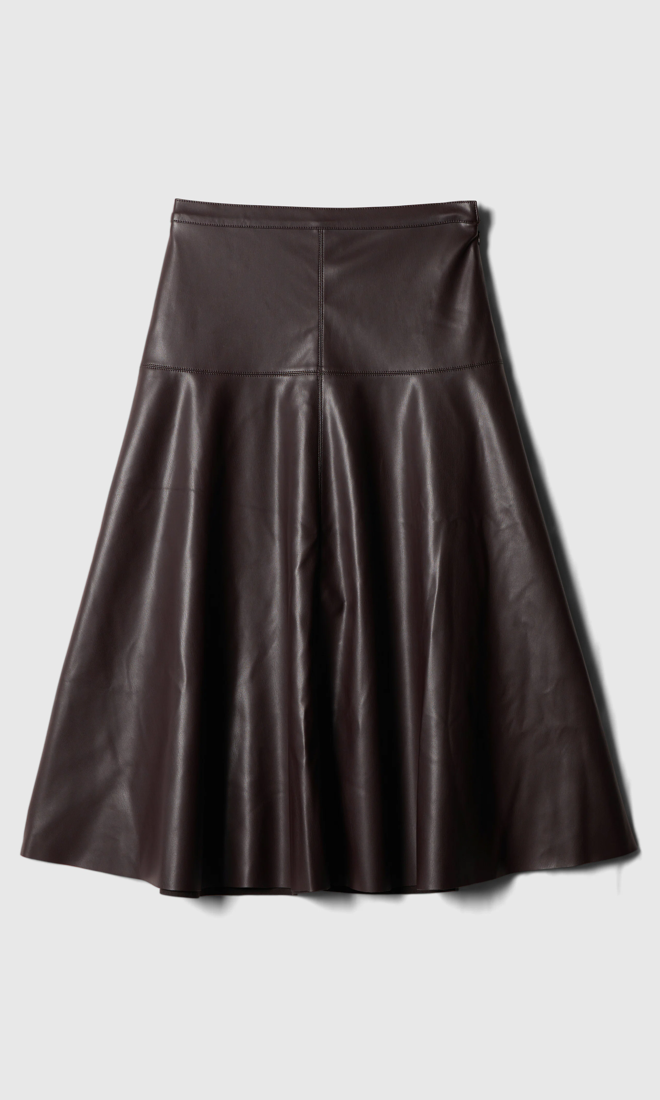 Long PU Kjol. Front. Flat.