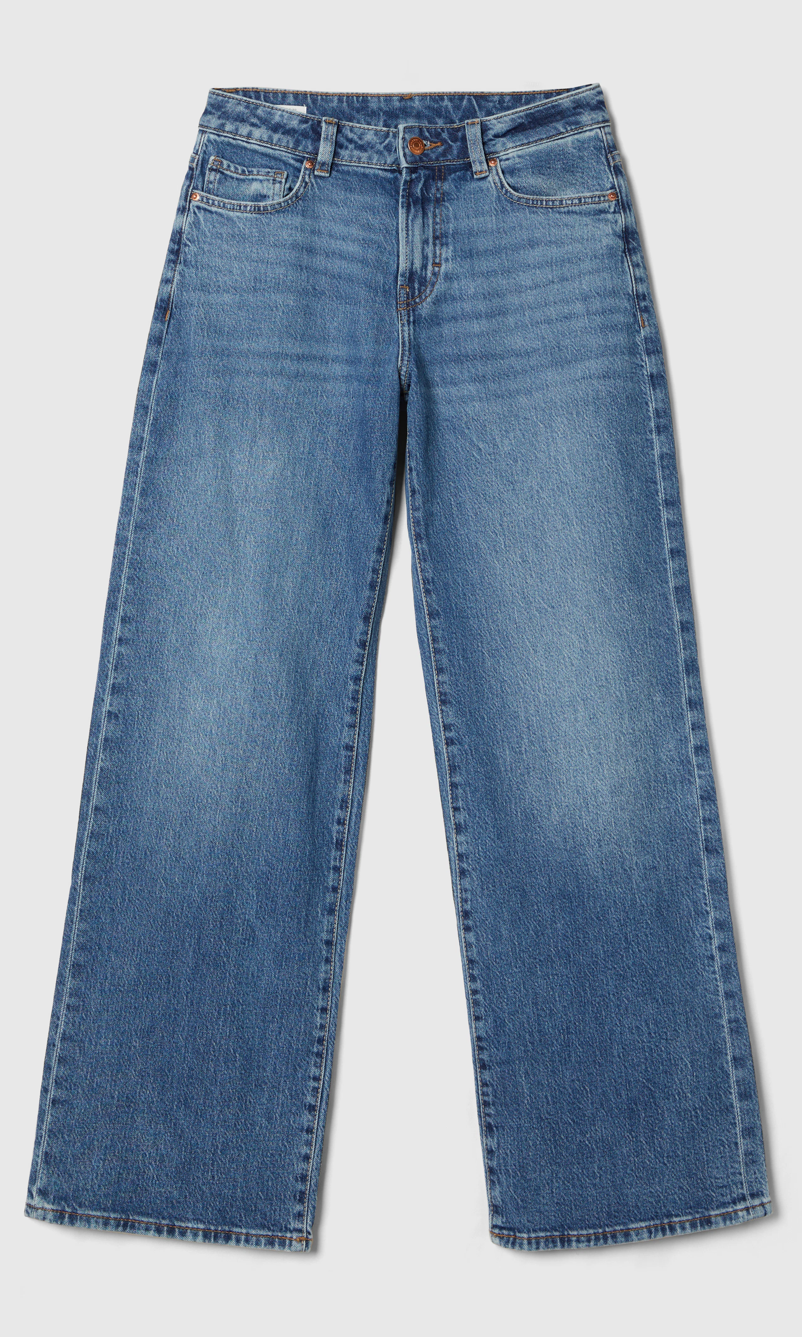 Wide Jeans. Front. Flat.