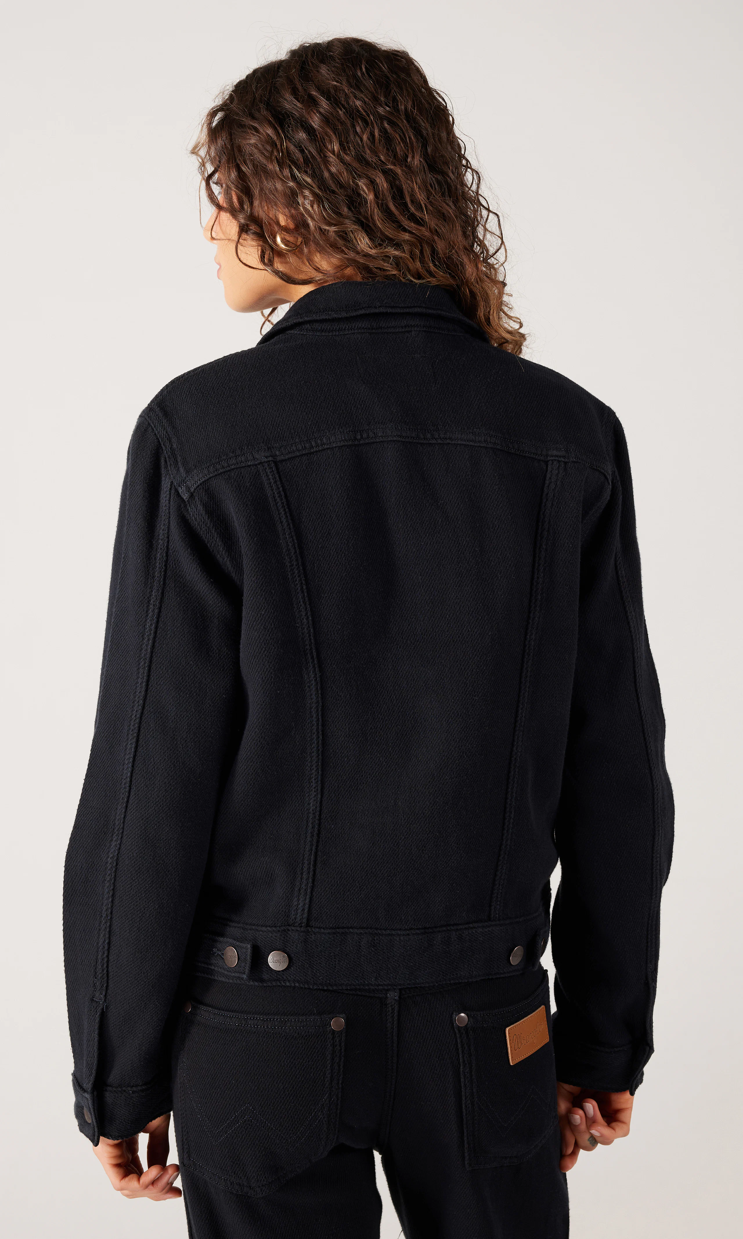 Heritage Mörkblå Denim Jacka. Back. Model.