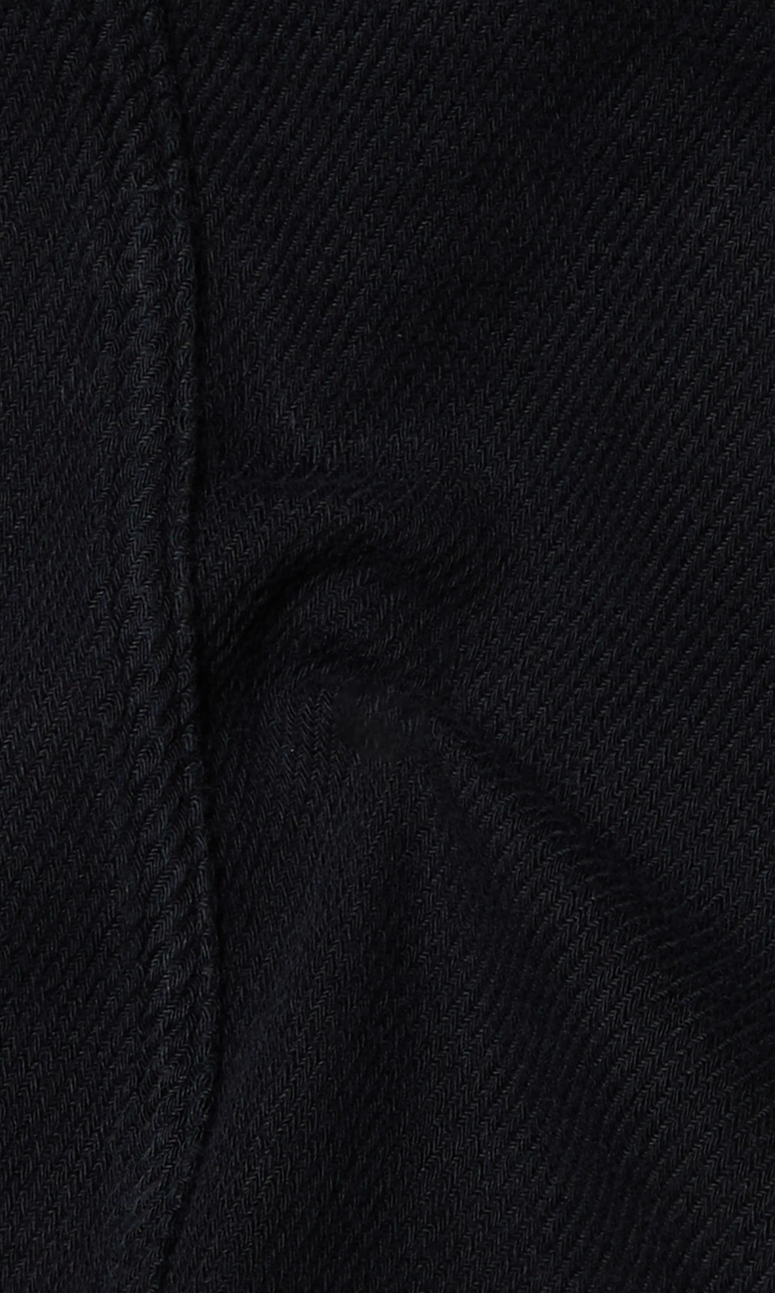 Heritage Mørk Blå Denim Jakke. Detail 2. Flat.
