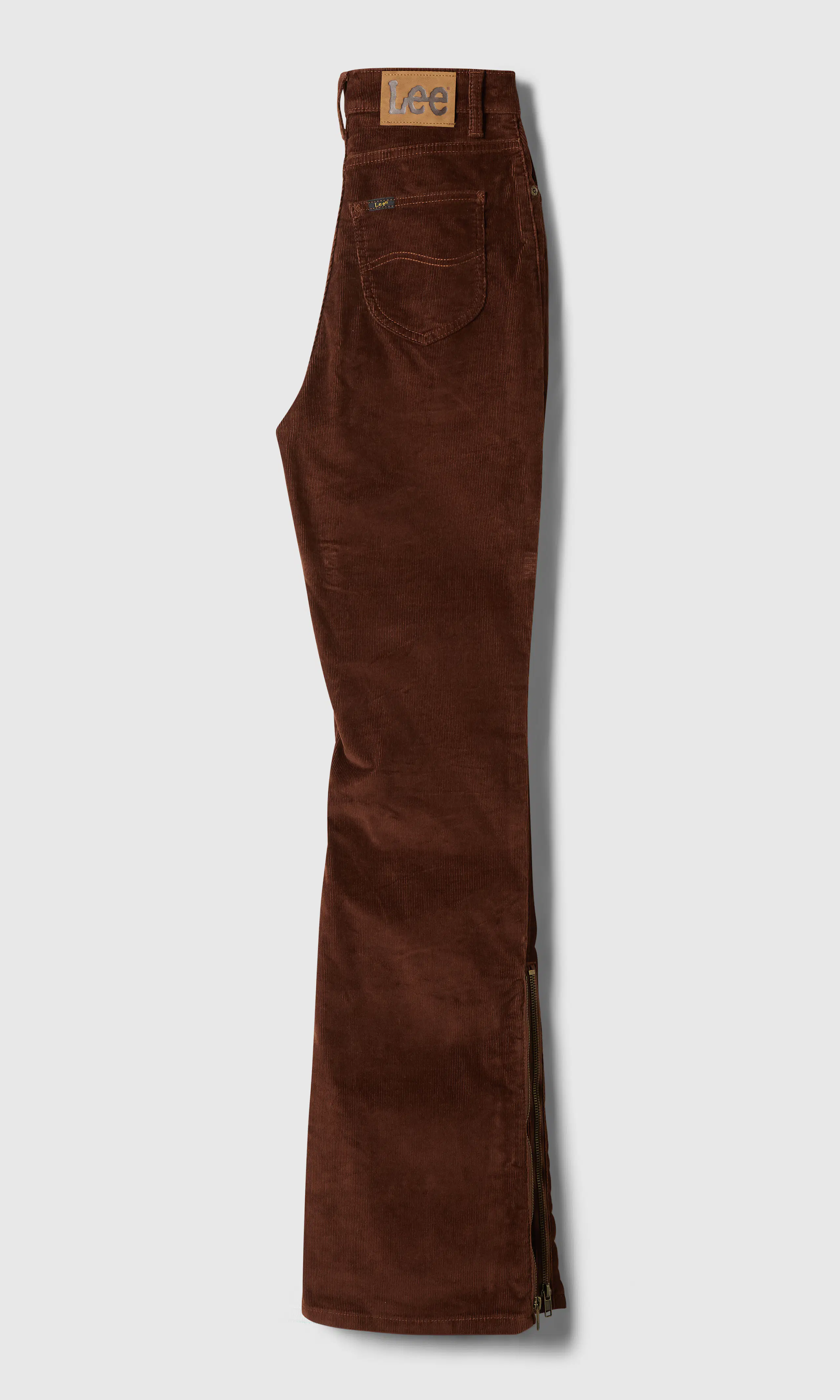 Zipped Bootcut Brun Jeans. Back. Flat.
