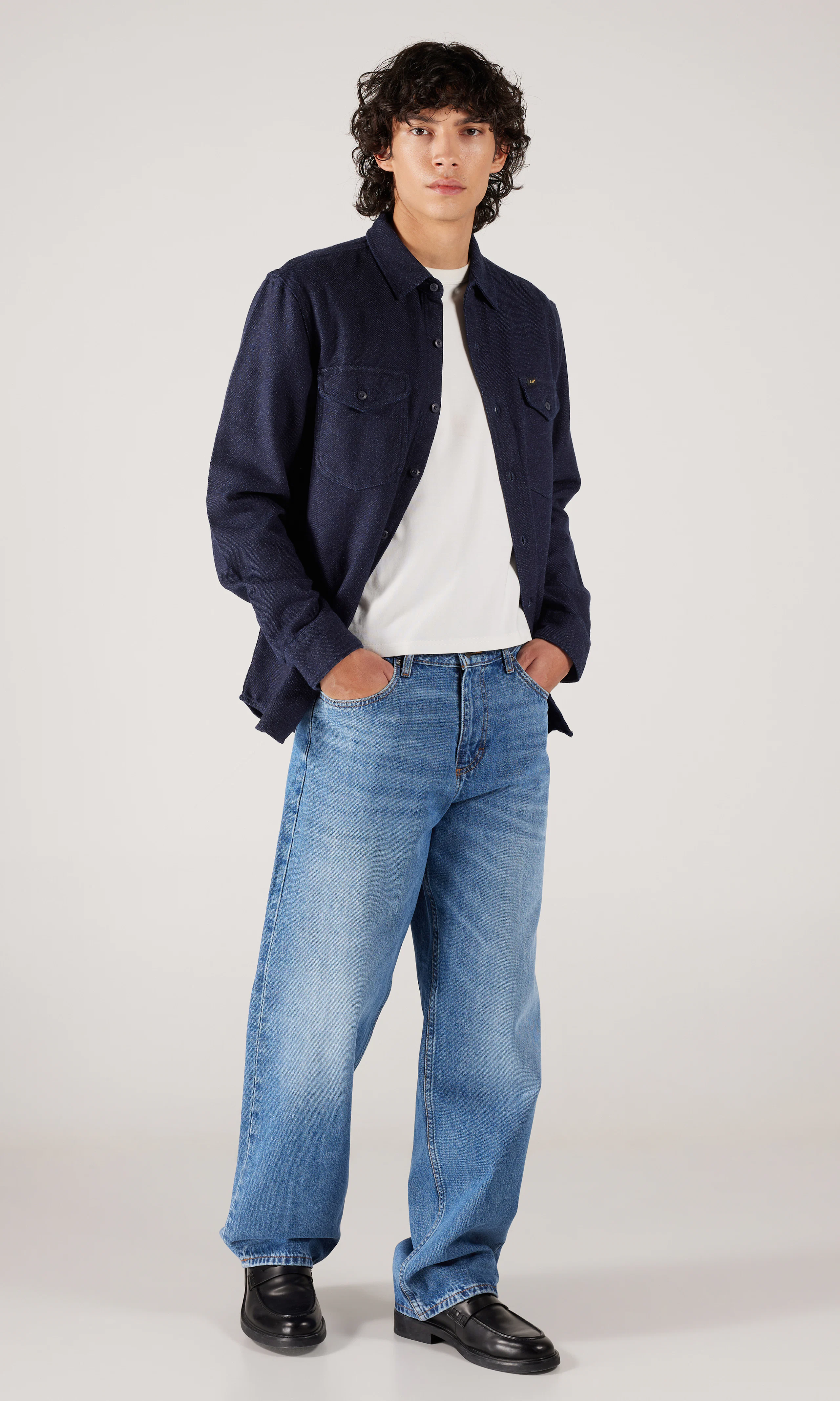 Workwear Blå Skjorte. Front 1. Model.