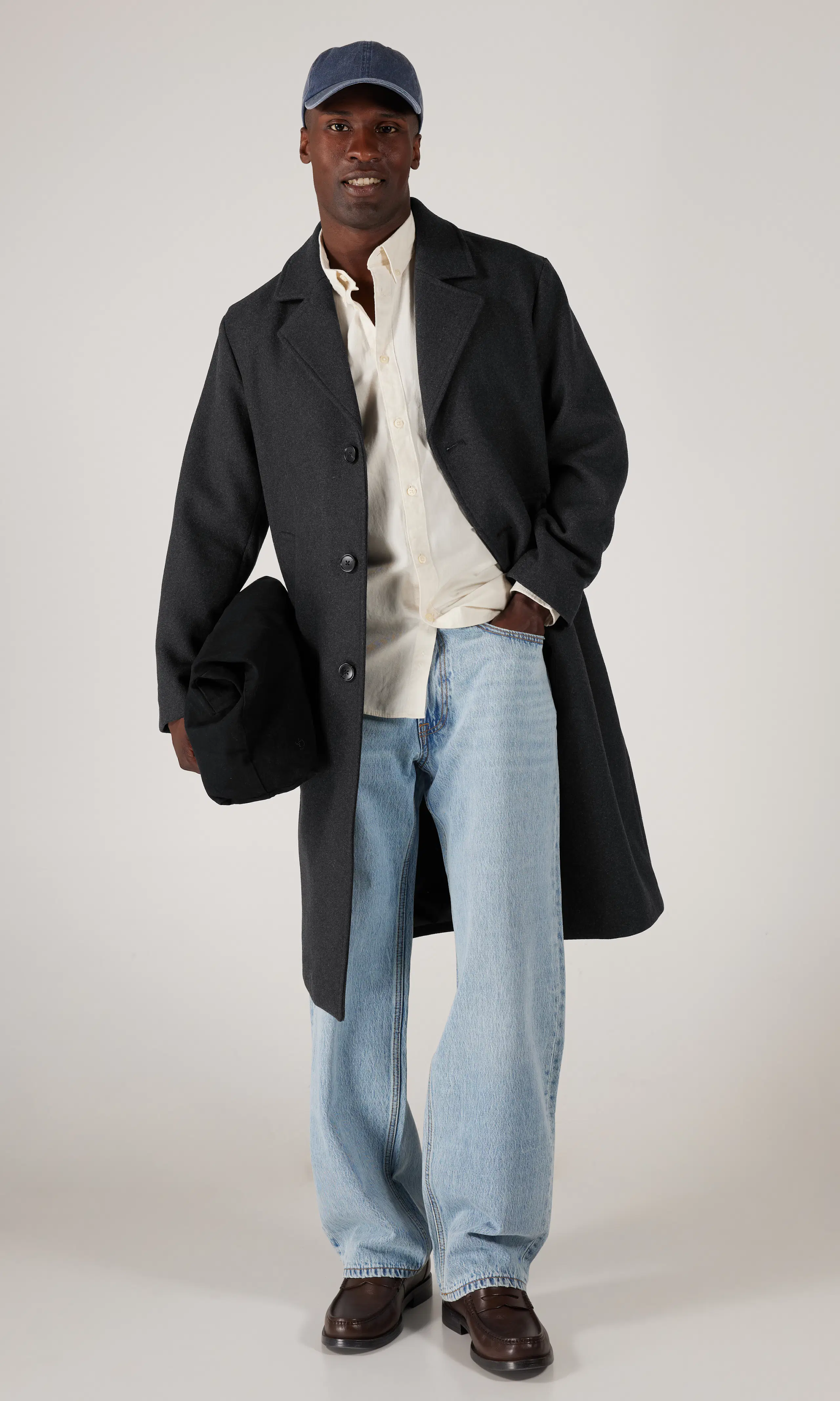 Wool Frakk. Front 1. Model.