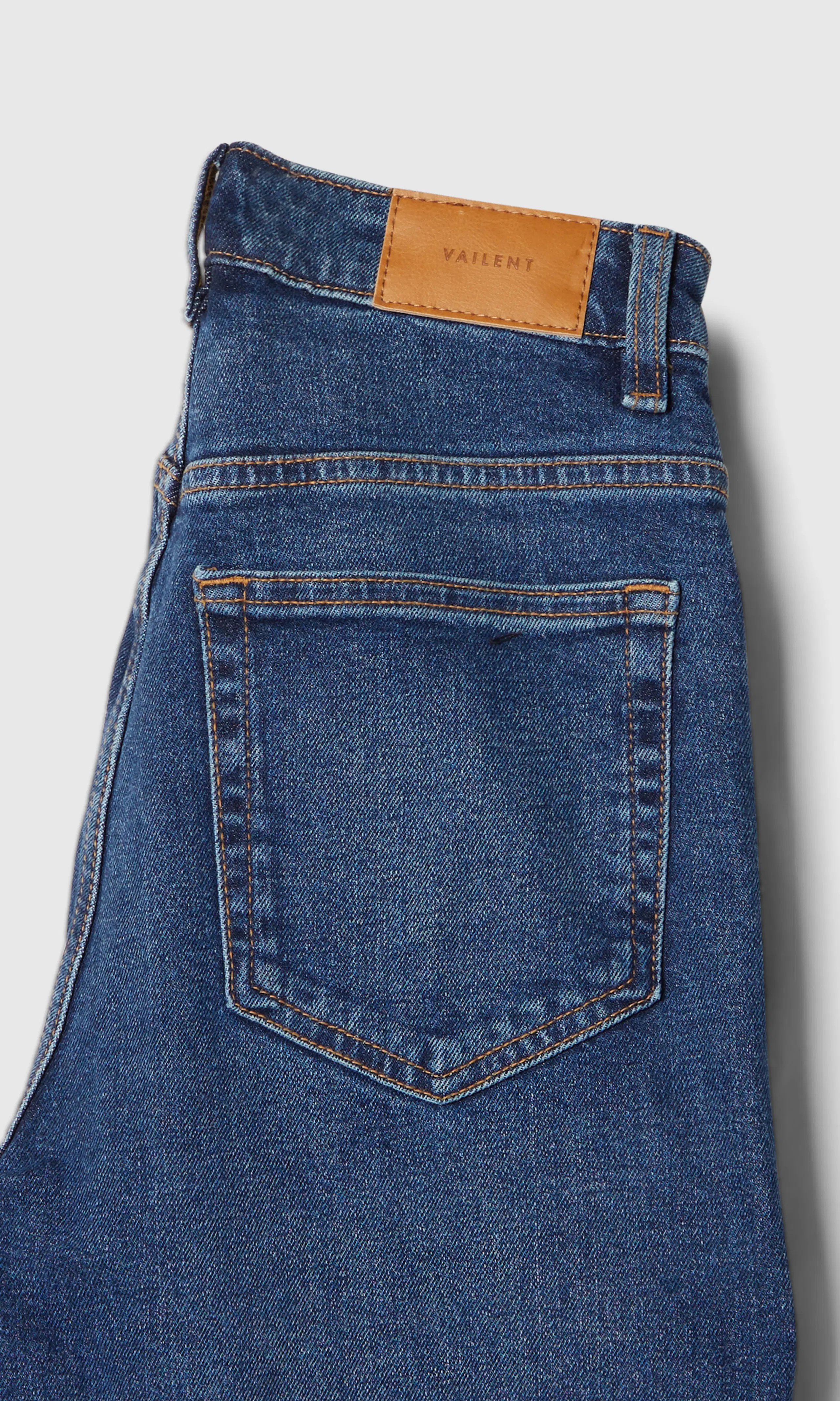 Straight Jeans. Detail 1. Flat.