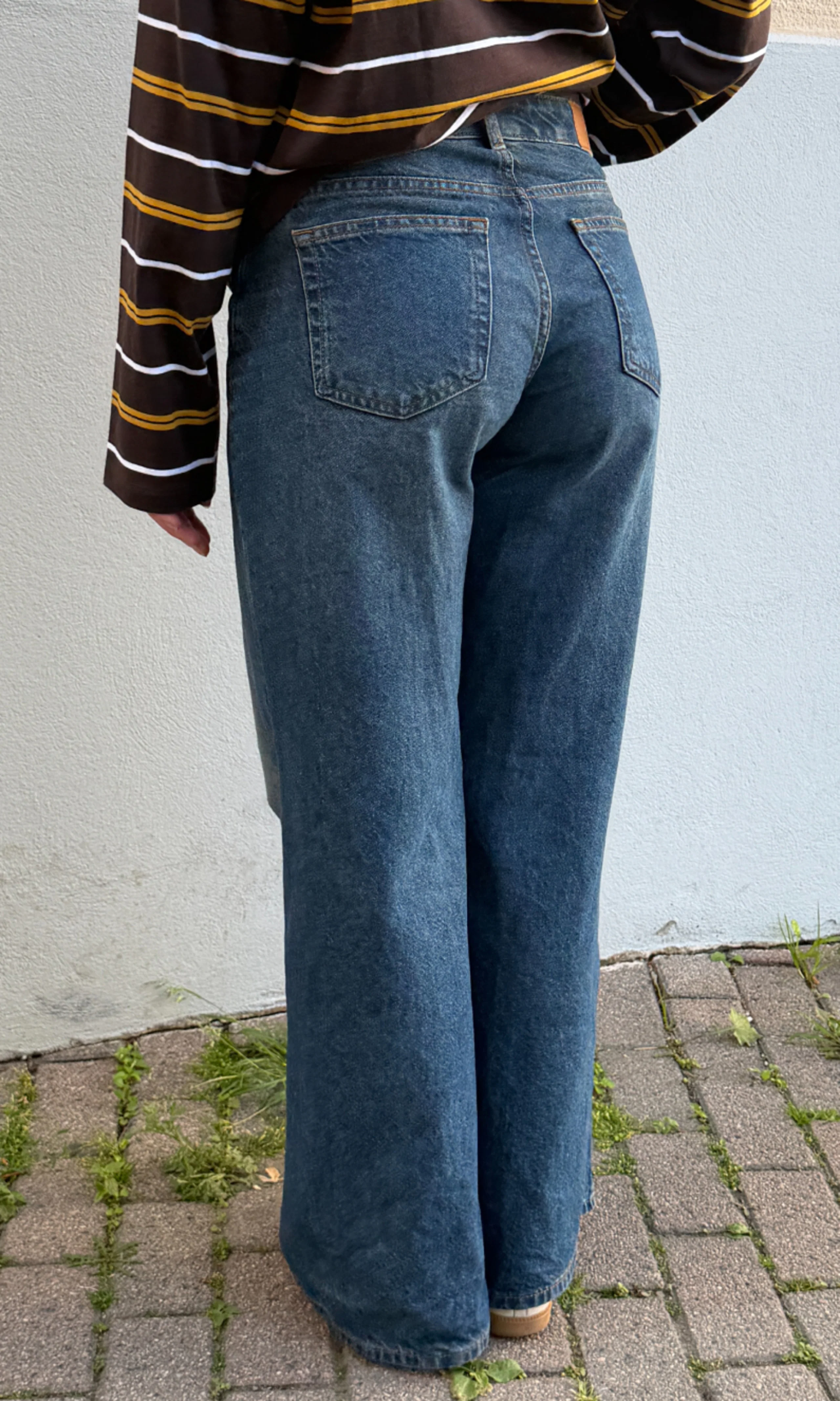 Super Wide Farkut. Front. Model.