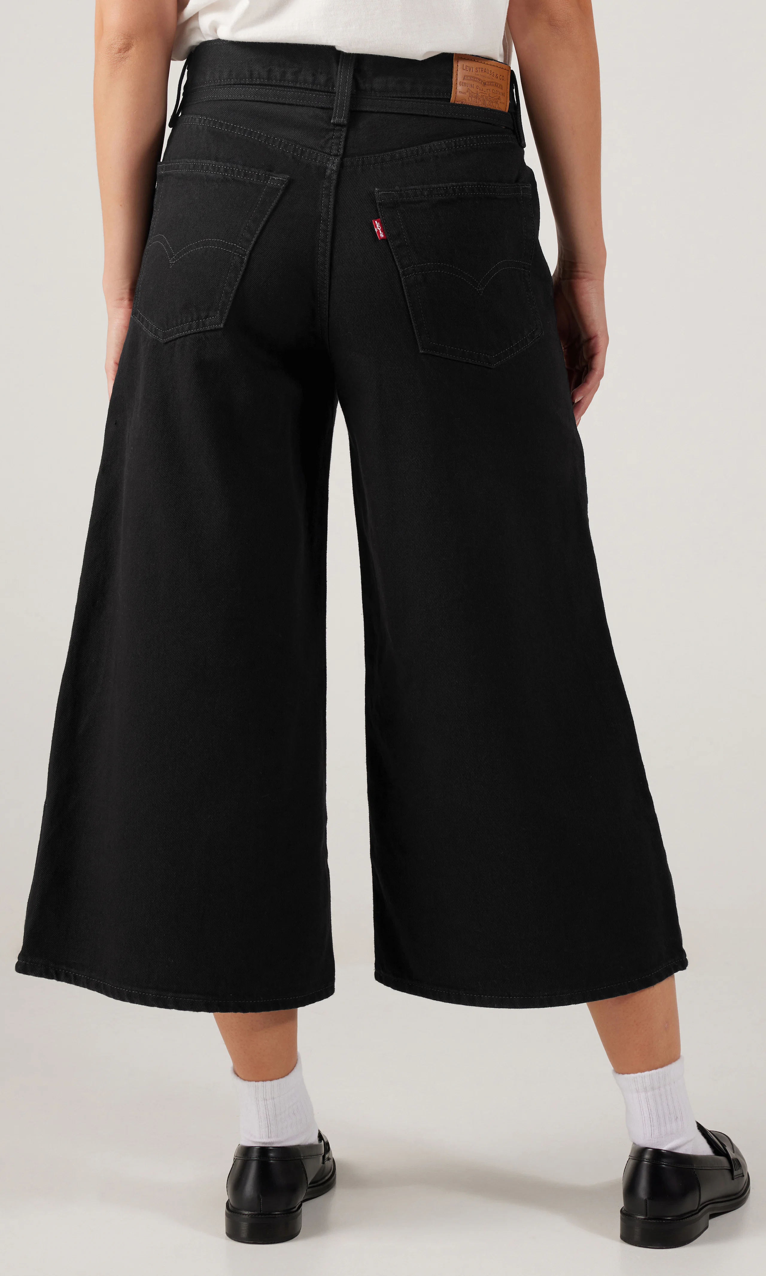 XL Culotte Svarta Jeans. Back. Model.
