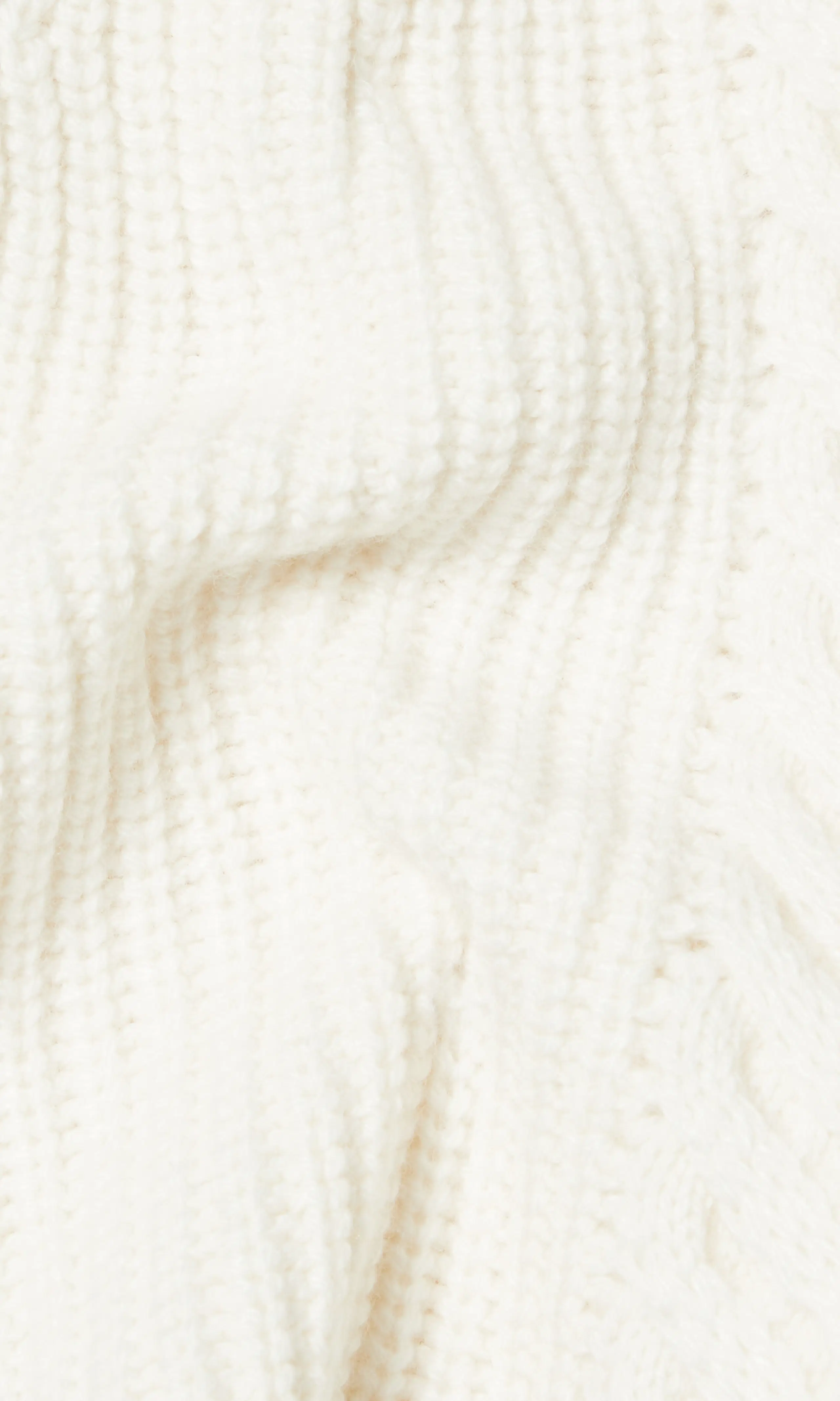 Ines Cable Sweater Hvit Vest. Detail 2. Flat.