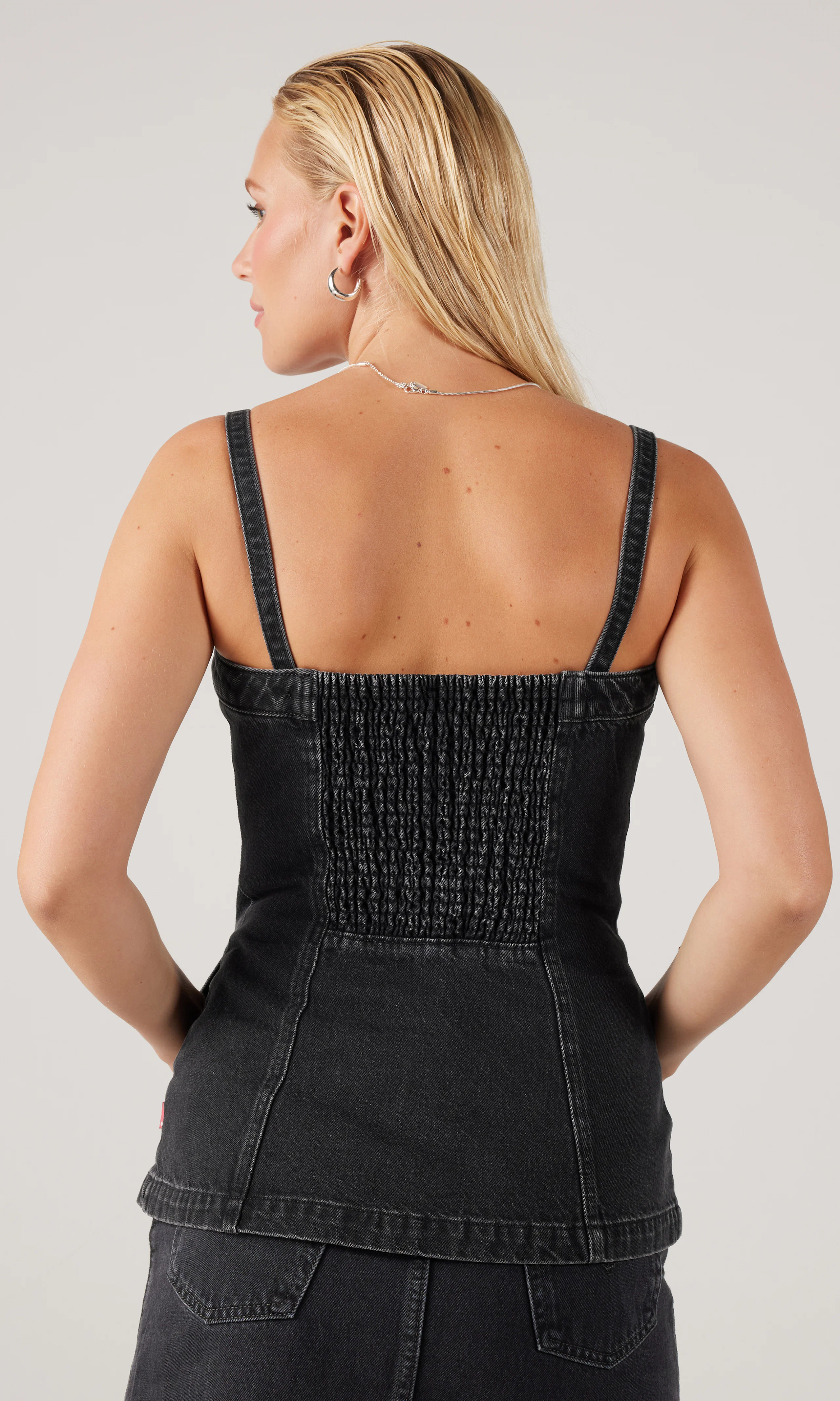 Tailored Bustier Svart Denim Topp. Back. Model.