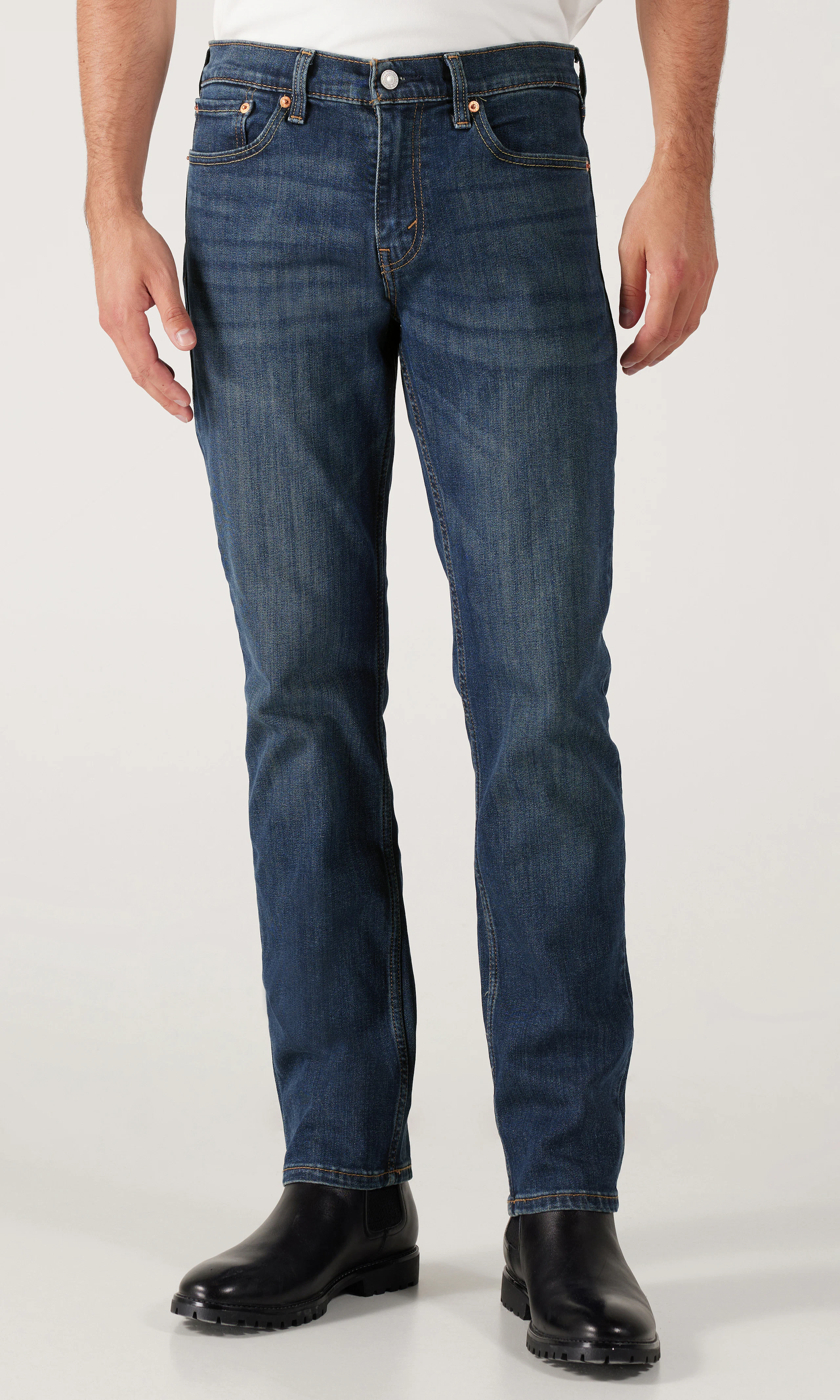 511™ Slim Jeans. Front. Model.