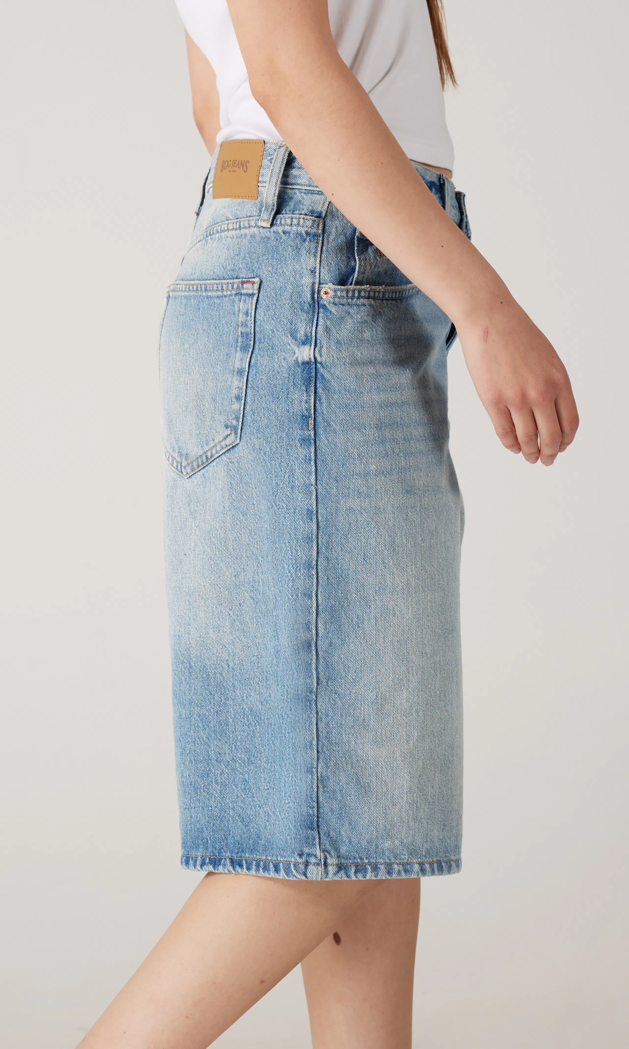 Missouri Lys Blå Denim Shorts. Front 2. Model.