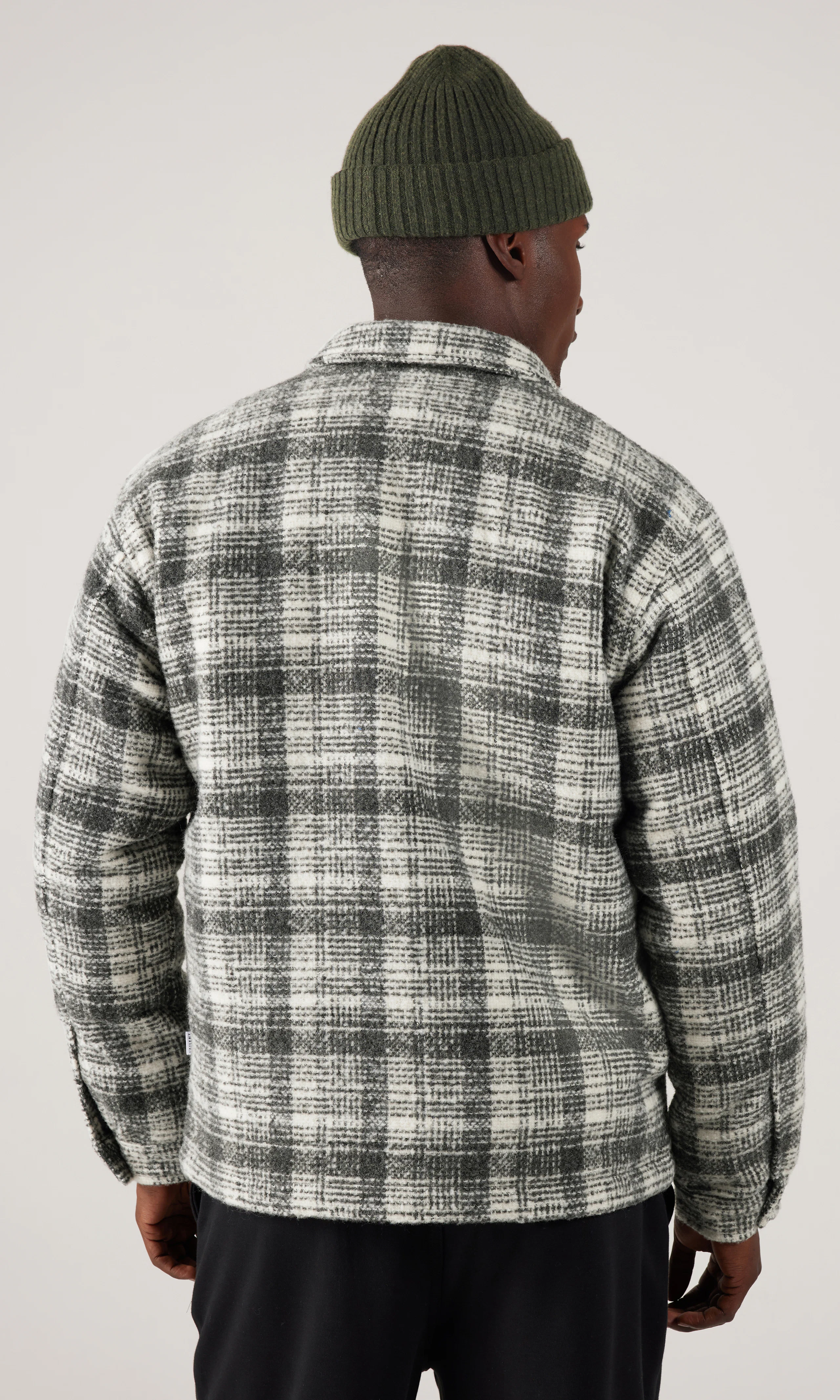 Check Skjorte. Back. Model.