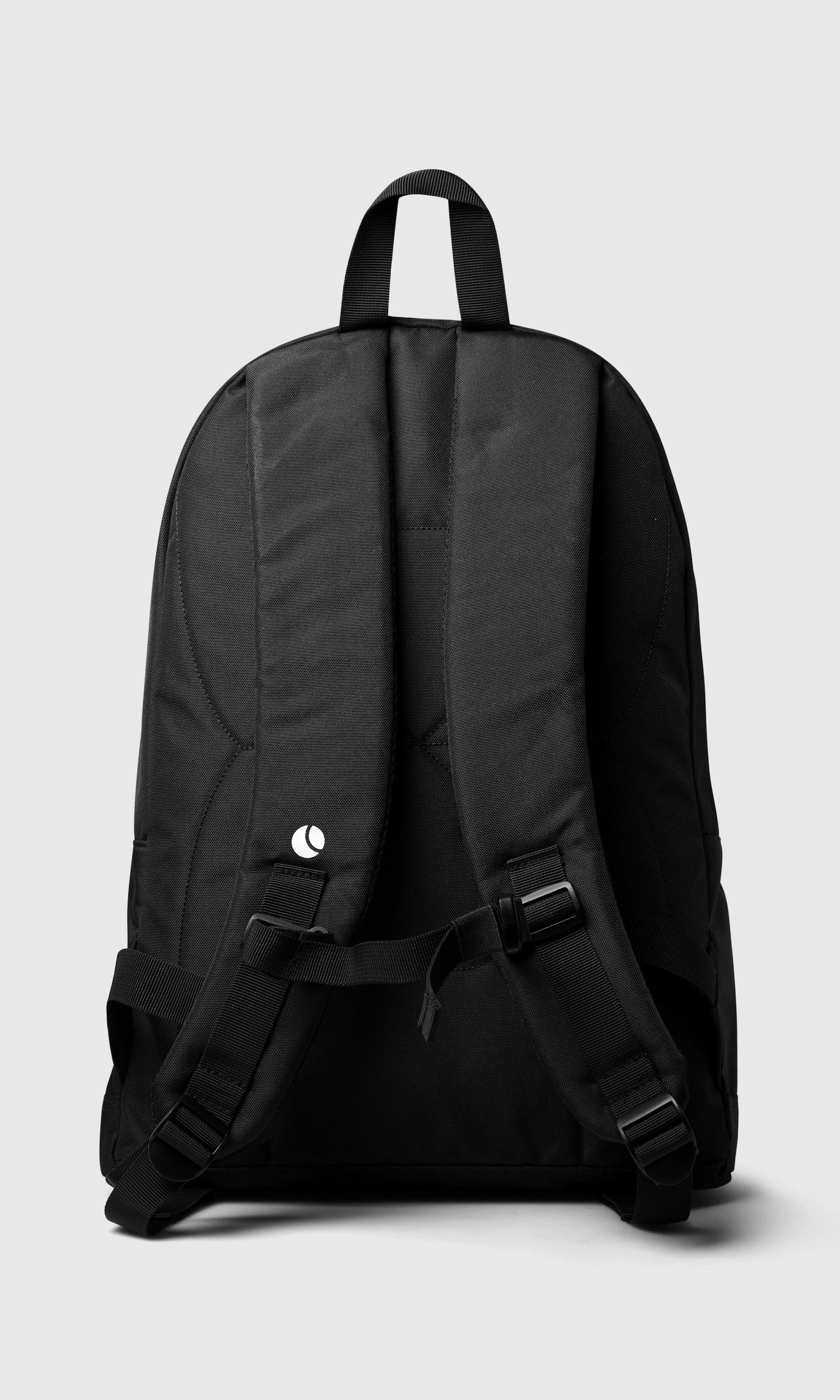 Core Street 26L Svart Ryggsekk. Back. Flat.