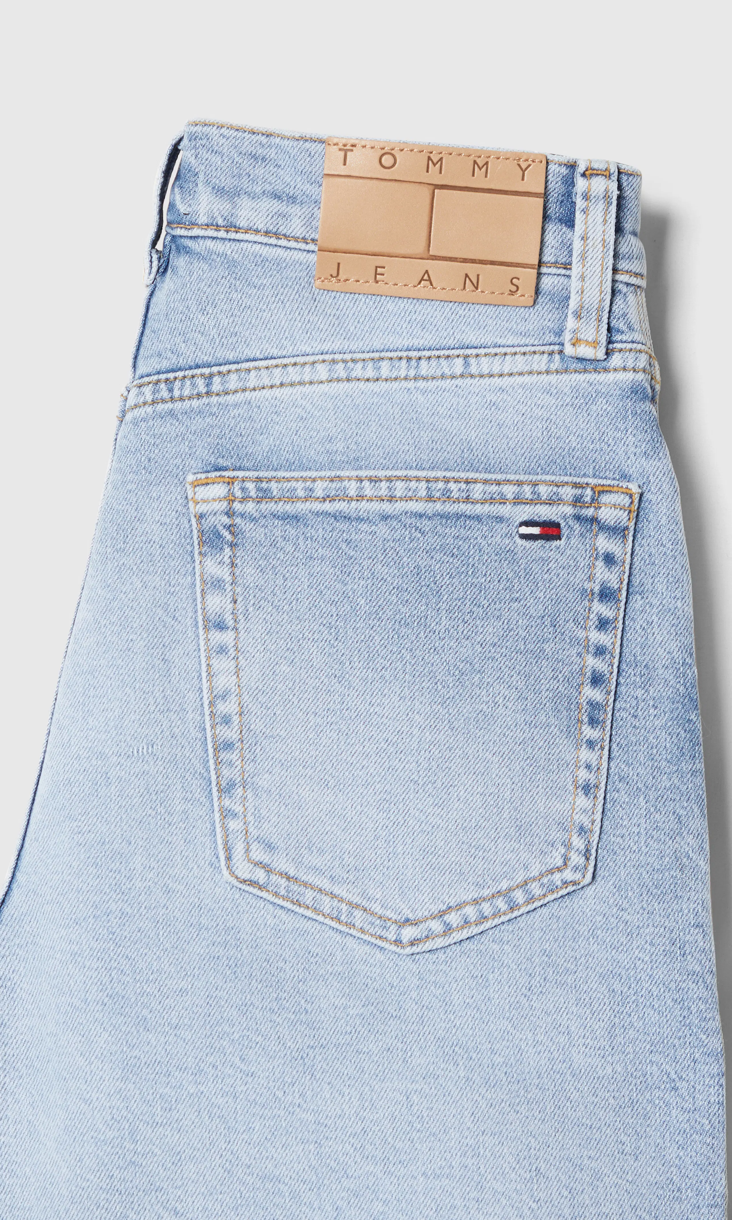 Claire High Rise Wide Jeans. Detail 1. Flat.