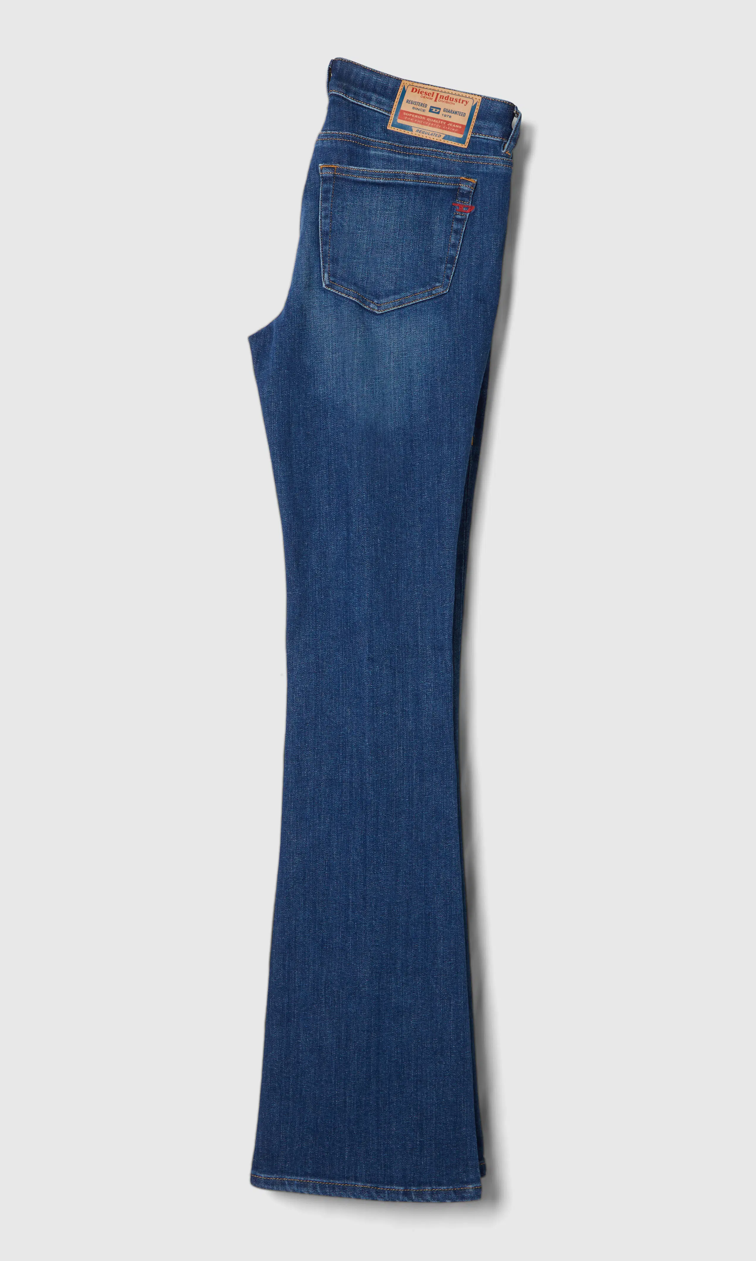 1969 D-Ebbey Medium Blå Jeans. Back. Flat.