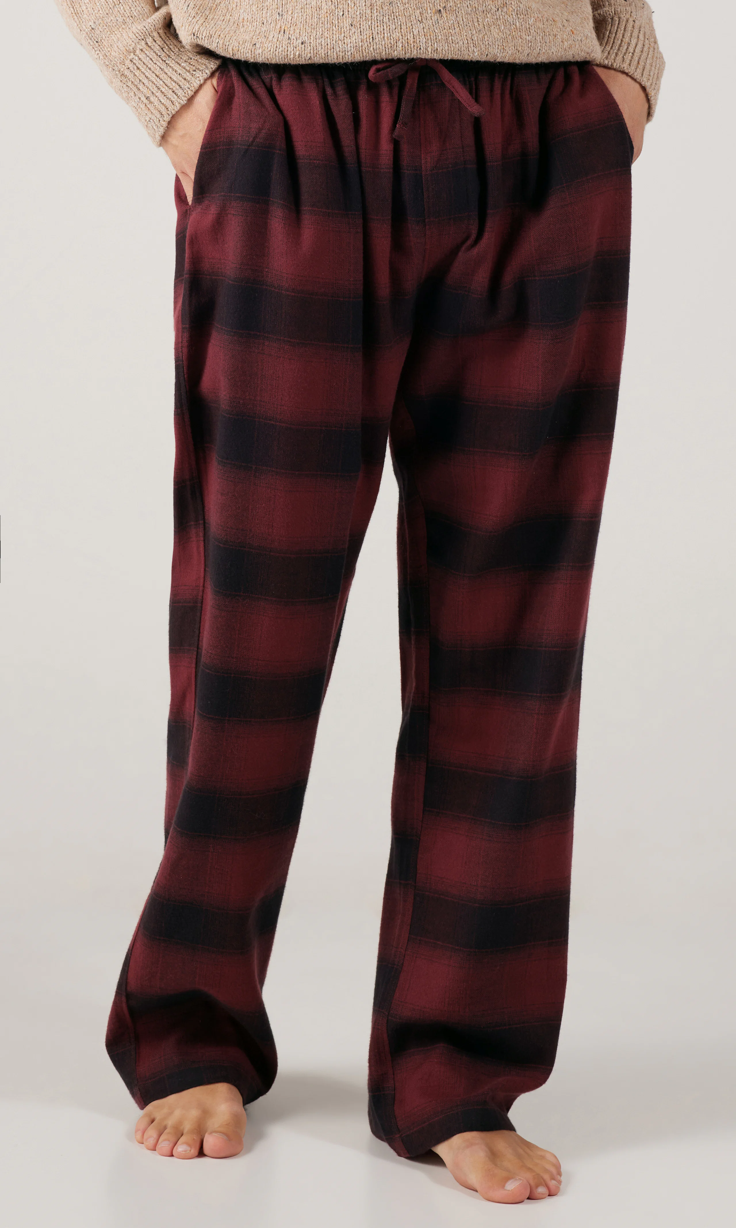 PJ Flannell Pyjamahousut. Front. Model.