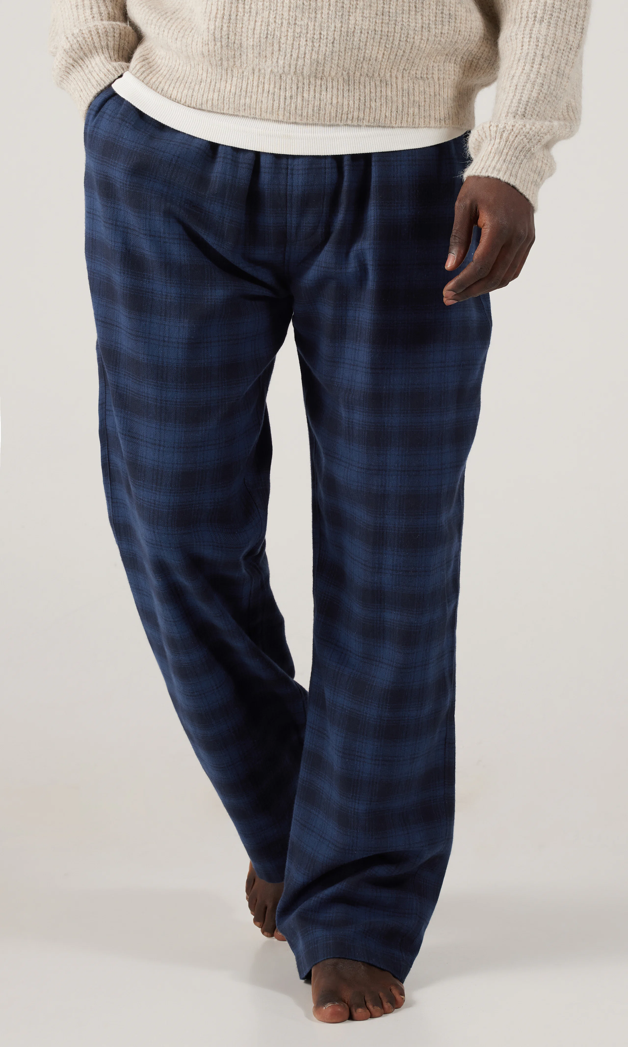 PJ Flannell Pyjamasbyxa. Front. Model.