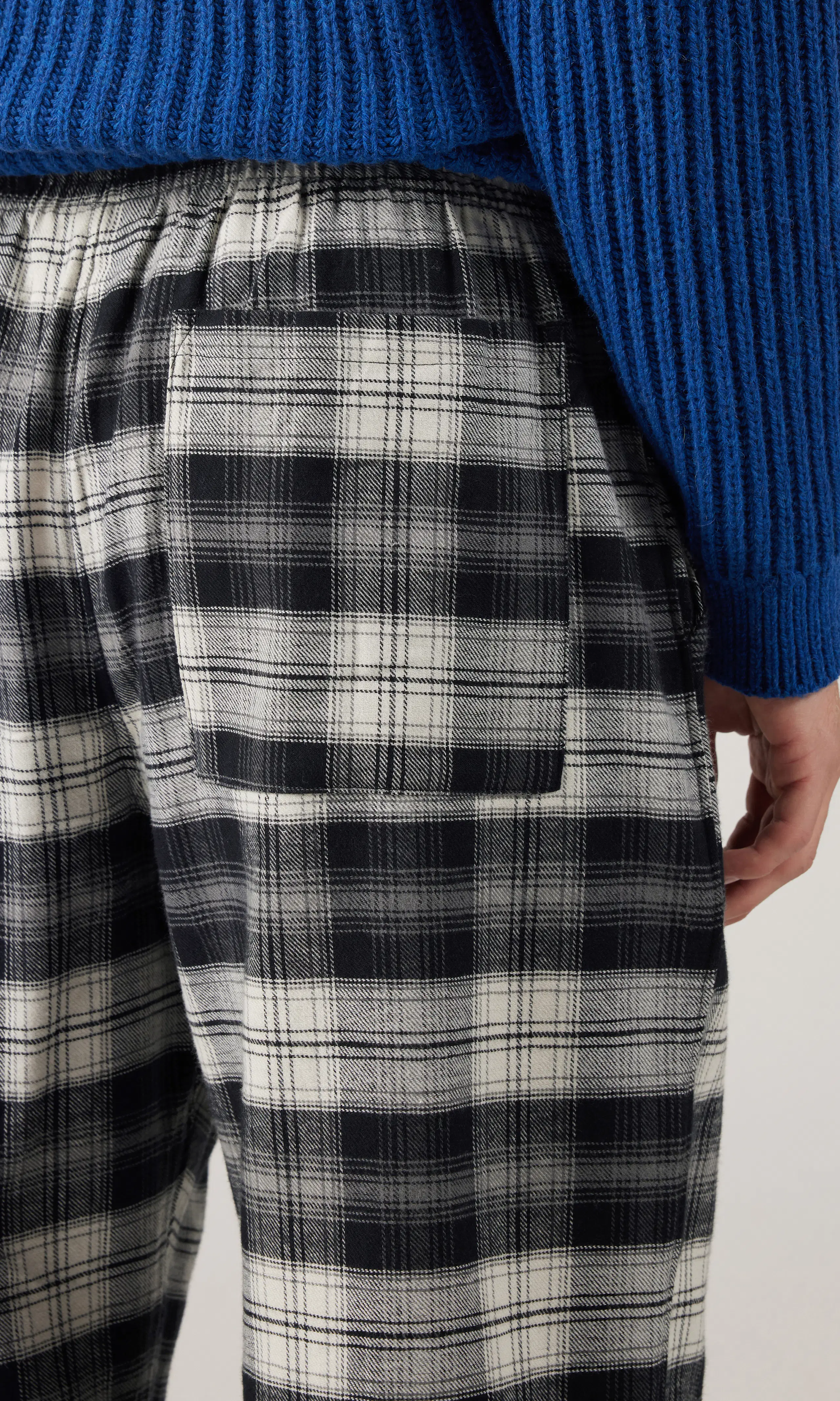 PJ Flannell Pyjamasbyxa. Detail 1. Model.