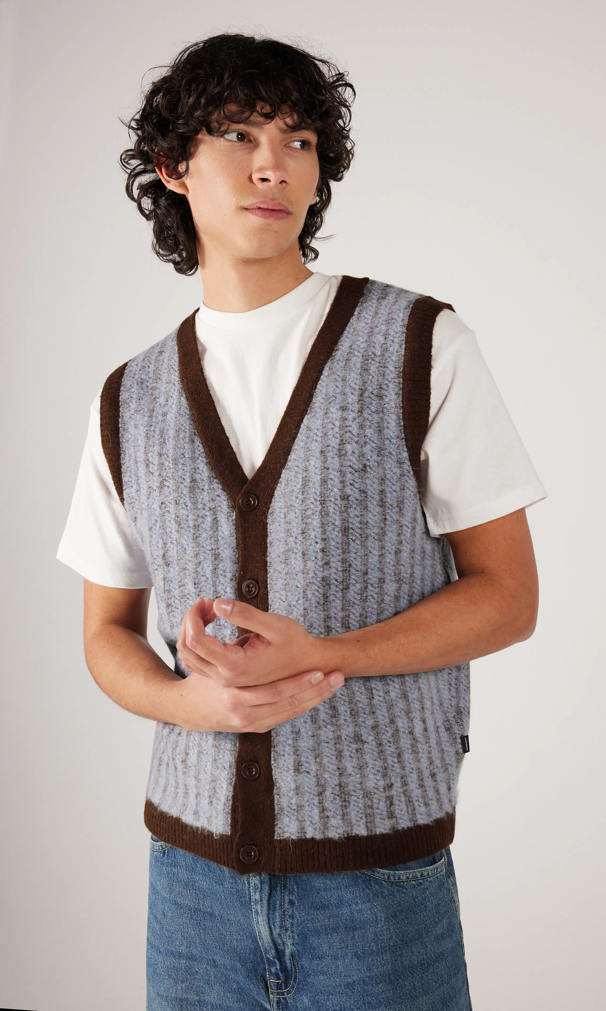 Bobby Neuleliivi. Front. Model.