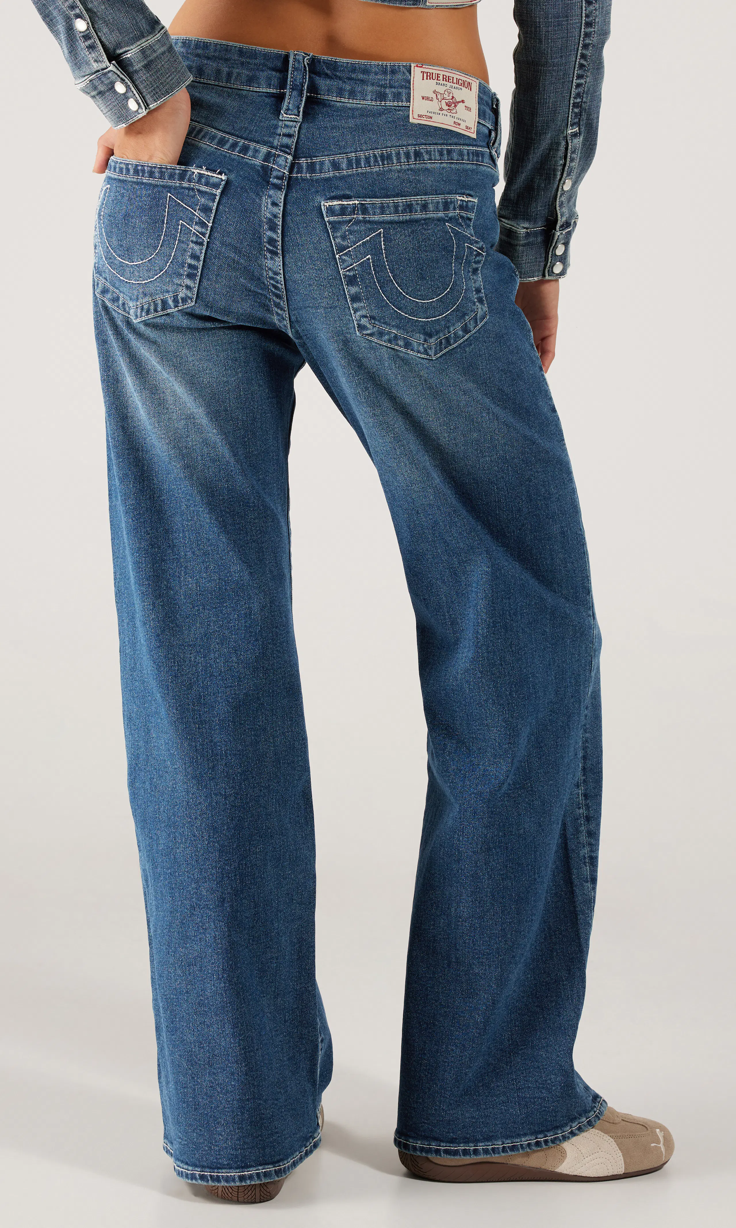 Bobbi Baggy Jeans. Front. Model.