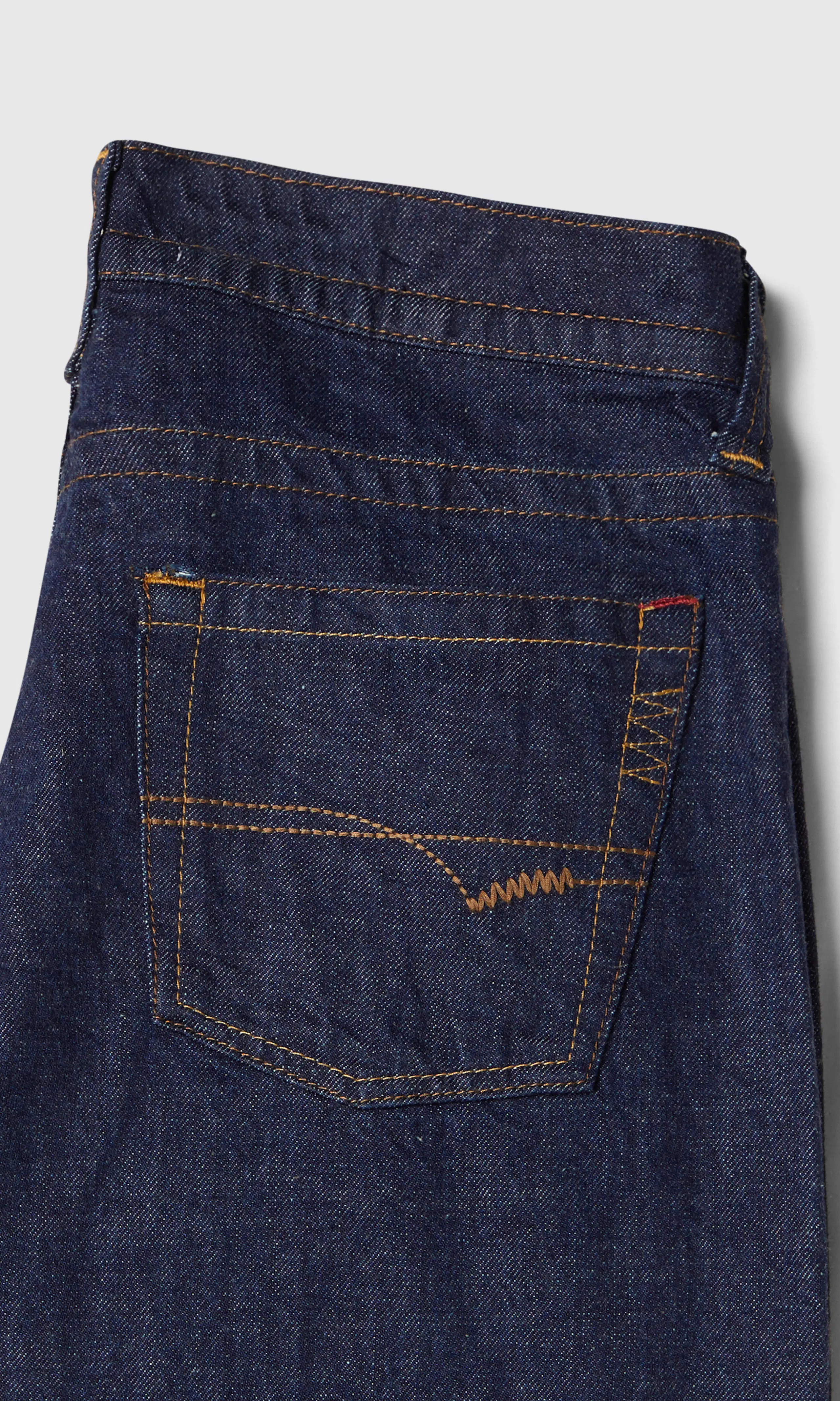 Kayla Mørk Blå Jeans. Detail 1. Flat.