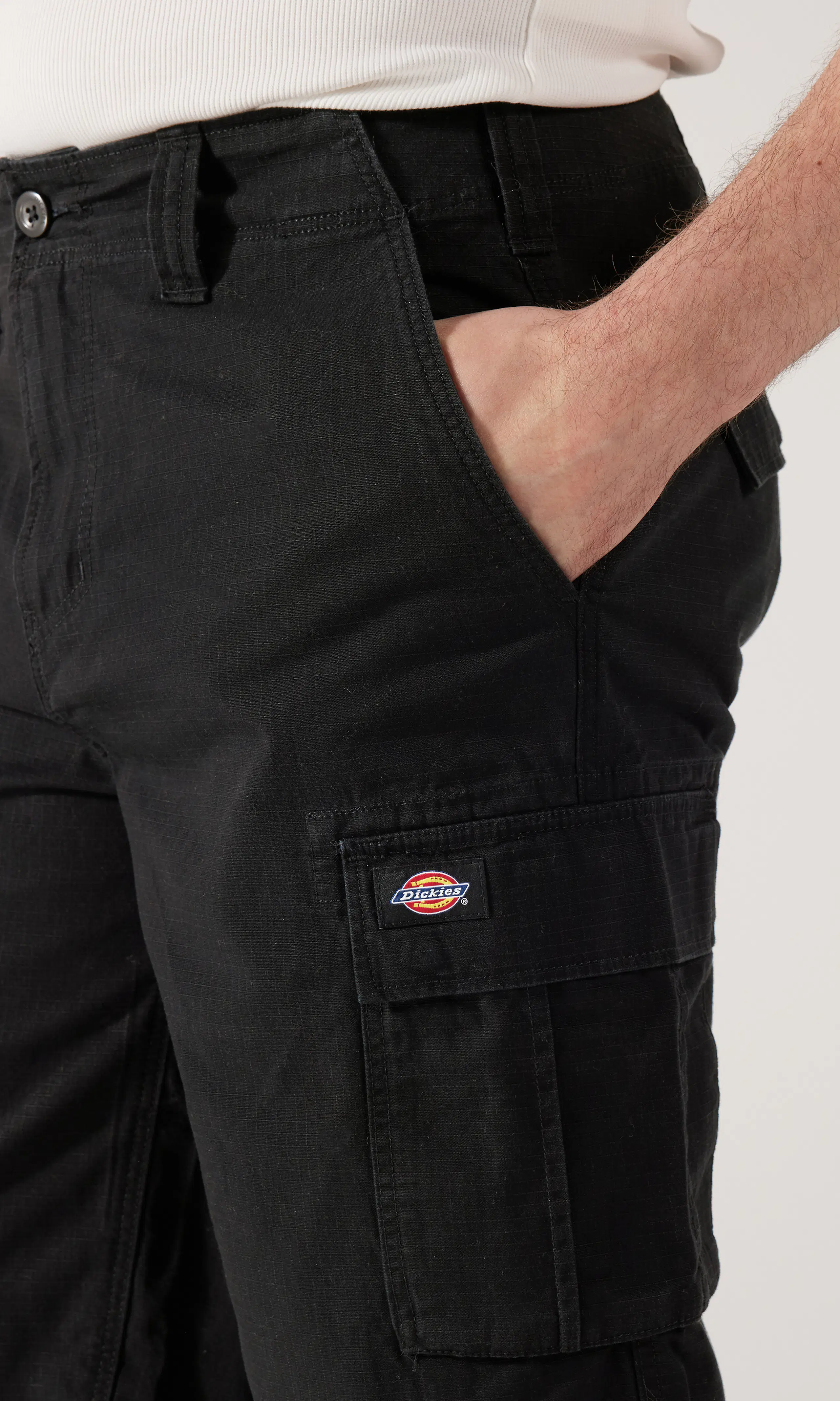 Eagle Bend Svart Shorts. Detail 1. Model.