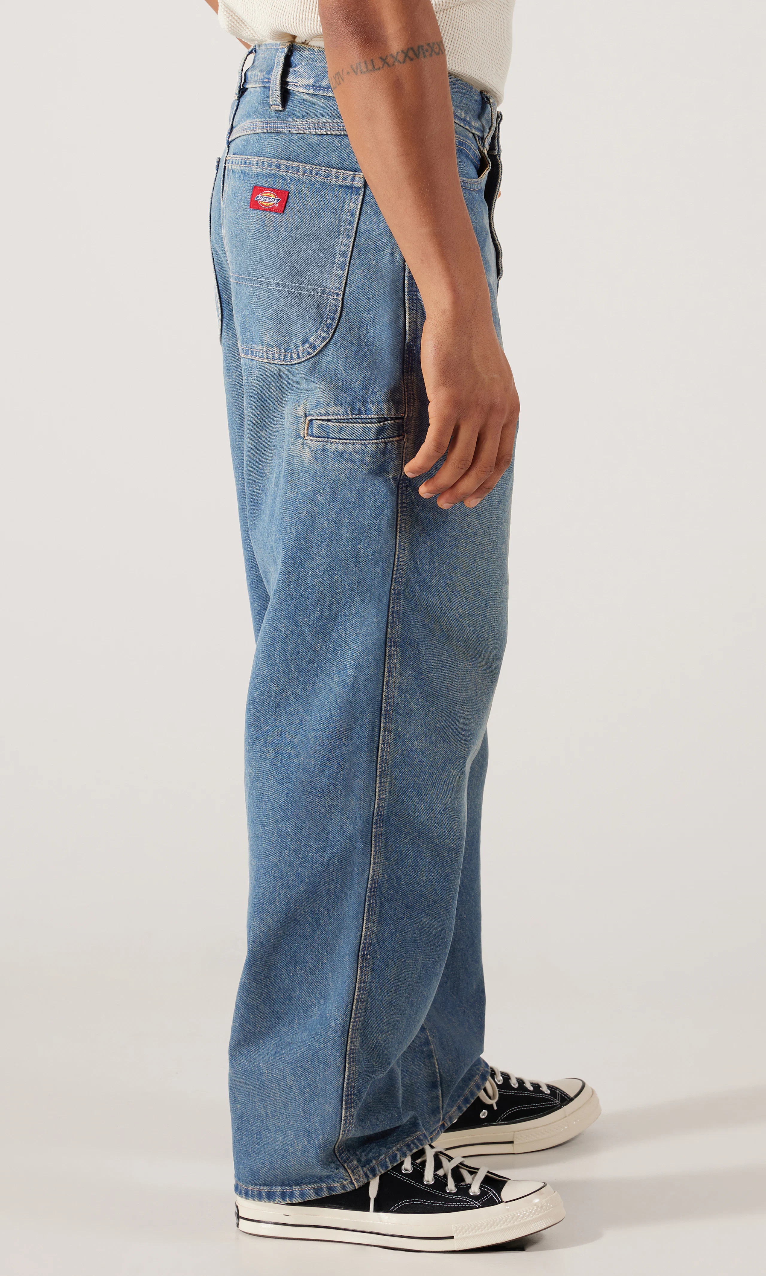 958 Baggy Tapered Work Medium Blå Jeans. Front 2. Model.